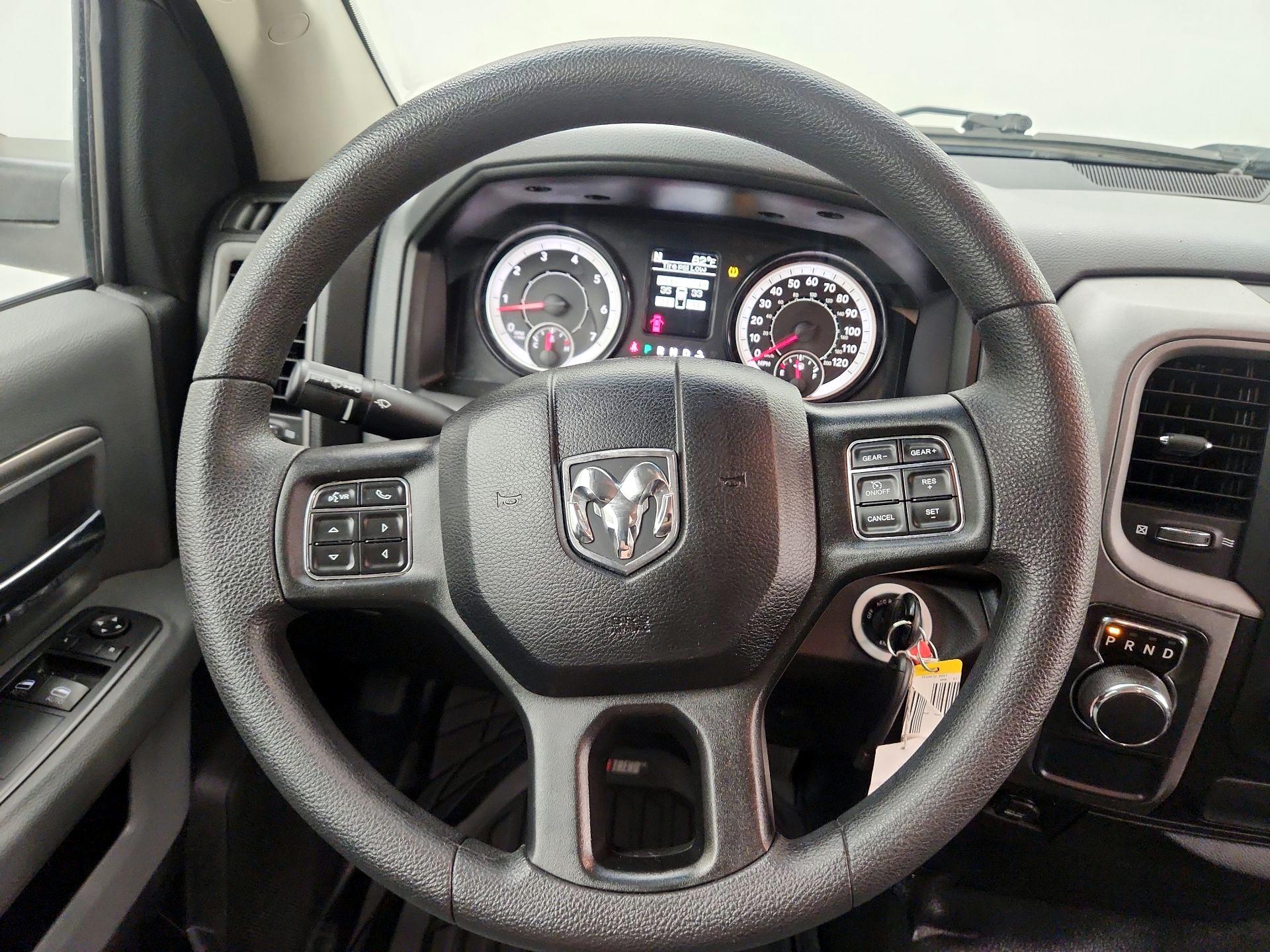 Thumbnail: 2019 RAM 1500 Classic - 10