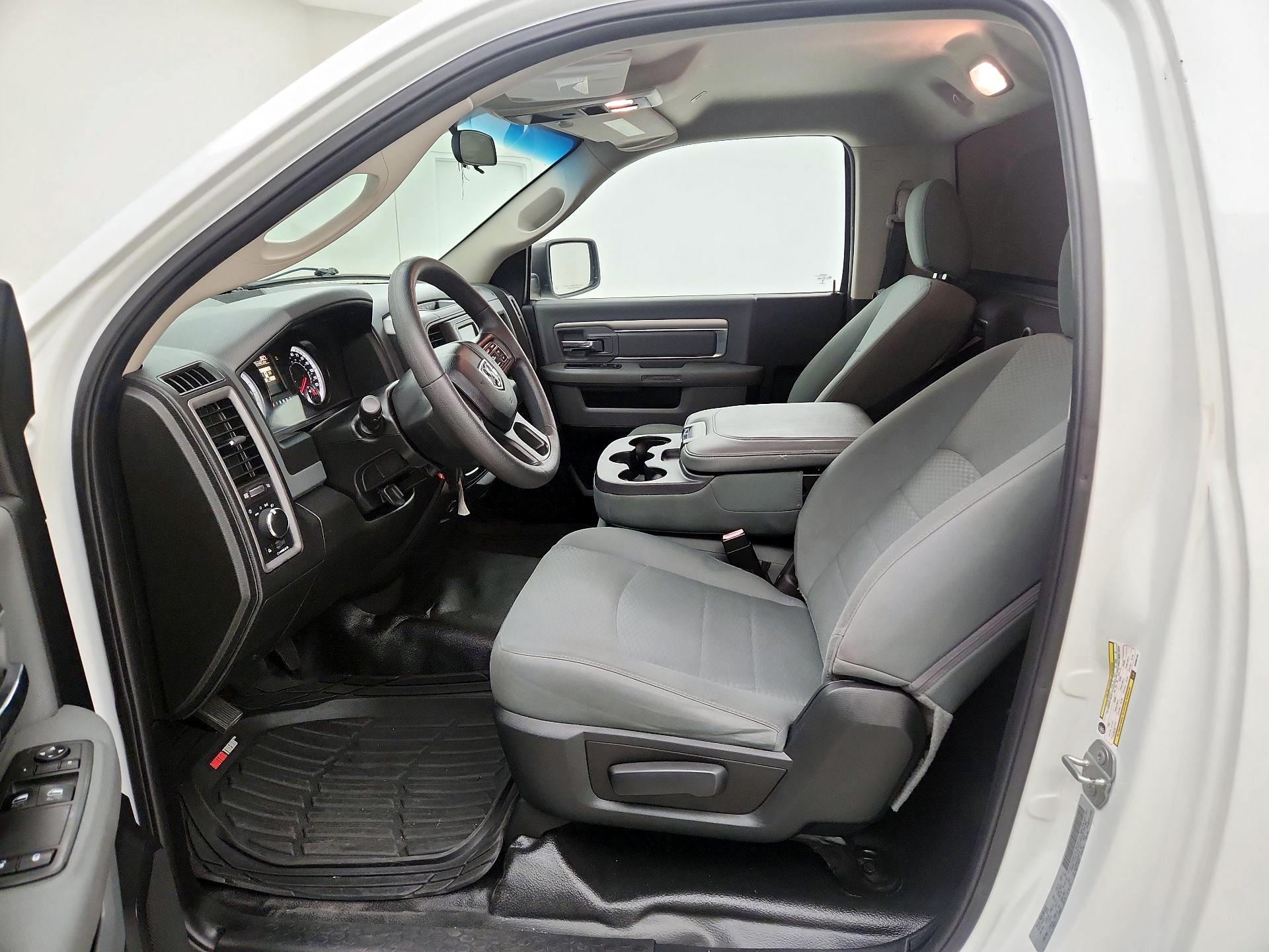 Thumbnail: 2019 RAM 1500 Classic - 11