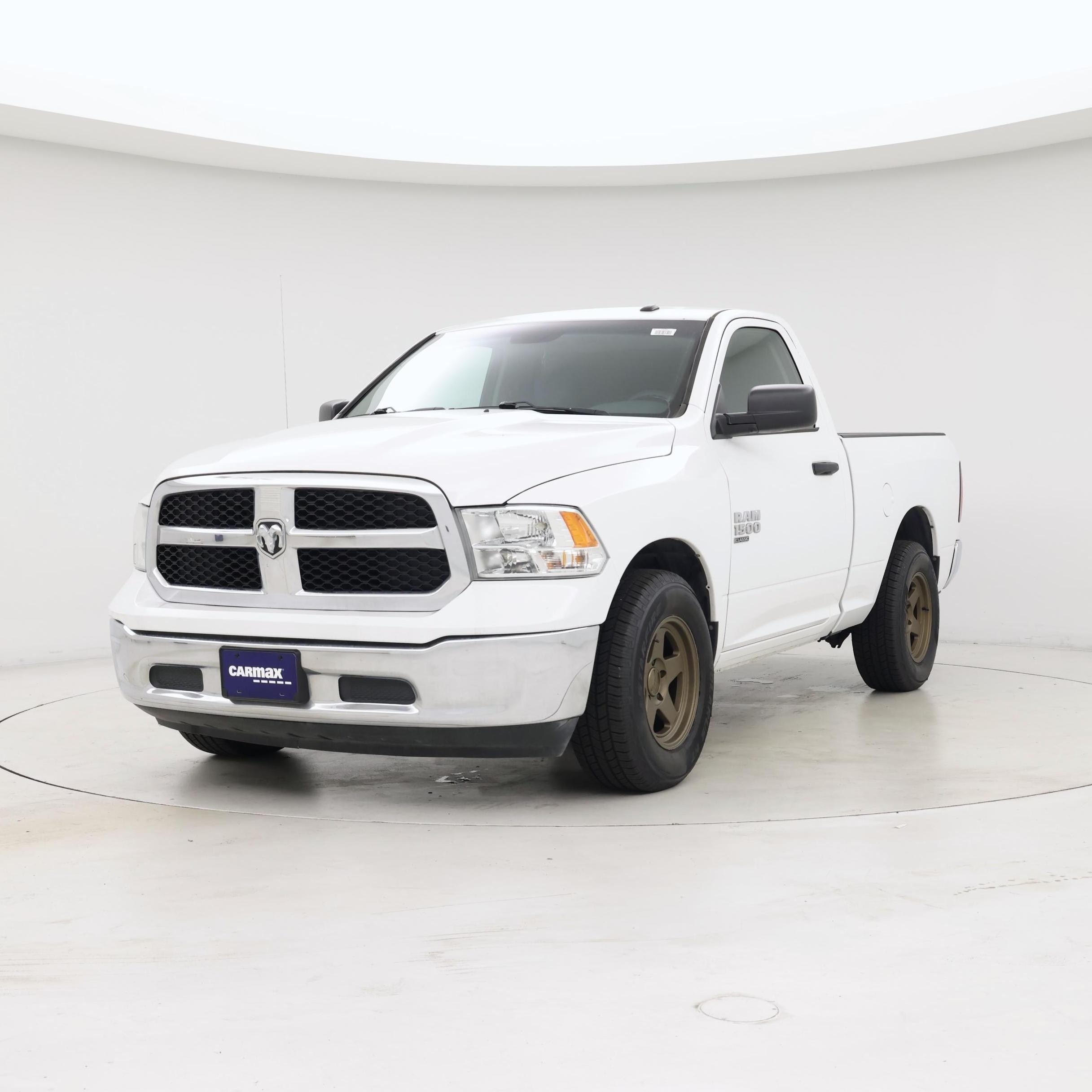 Thumbnail: 2019 RAM 1500 Classic - 4