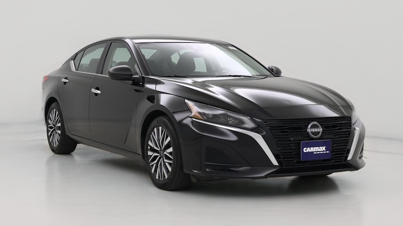 2024 Nissan Altima SV Hero Image