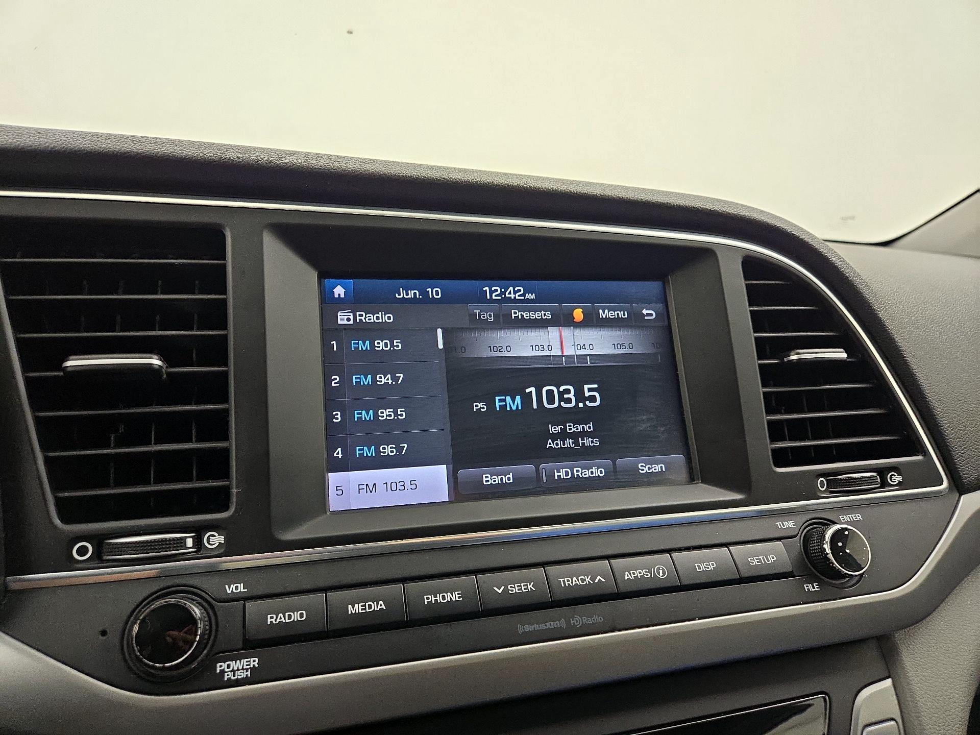 Thumbnail: 2017 Hyundai Elantra - 15