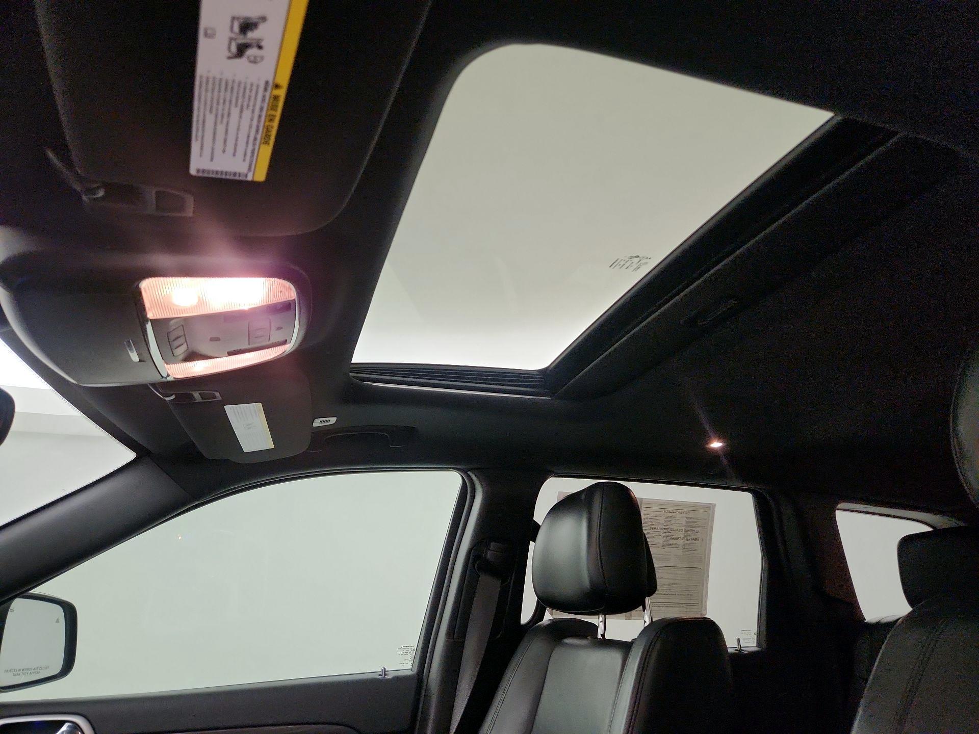 Thumbnail: 2019 Jeep Grand Cherokee - 18