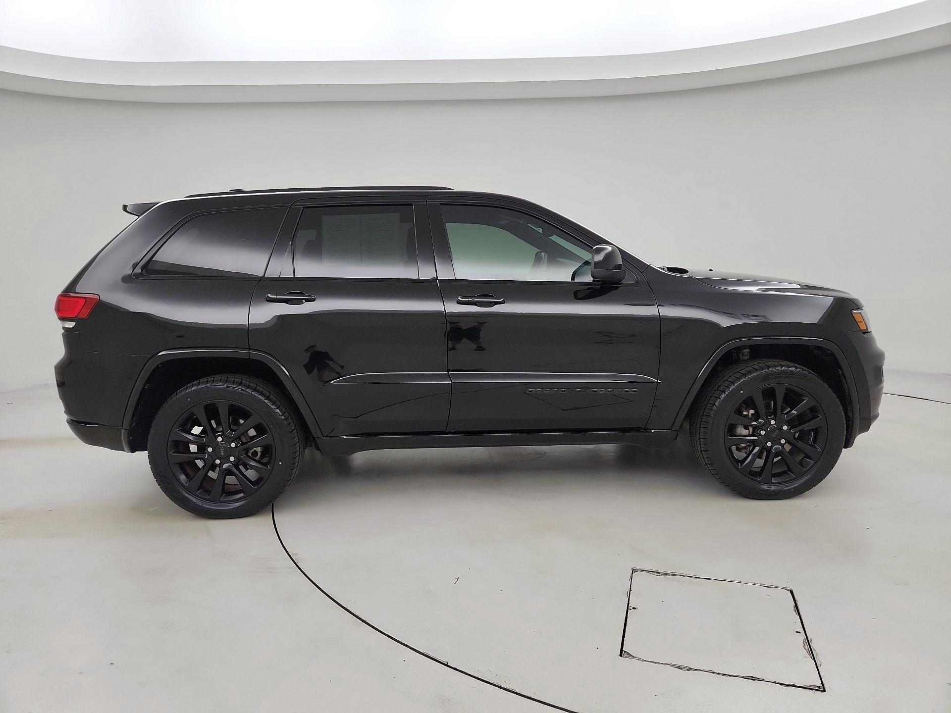 Thumbnail: 2019 Jeep Grand Cherokee - 4