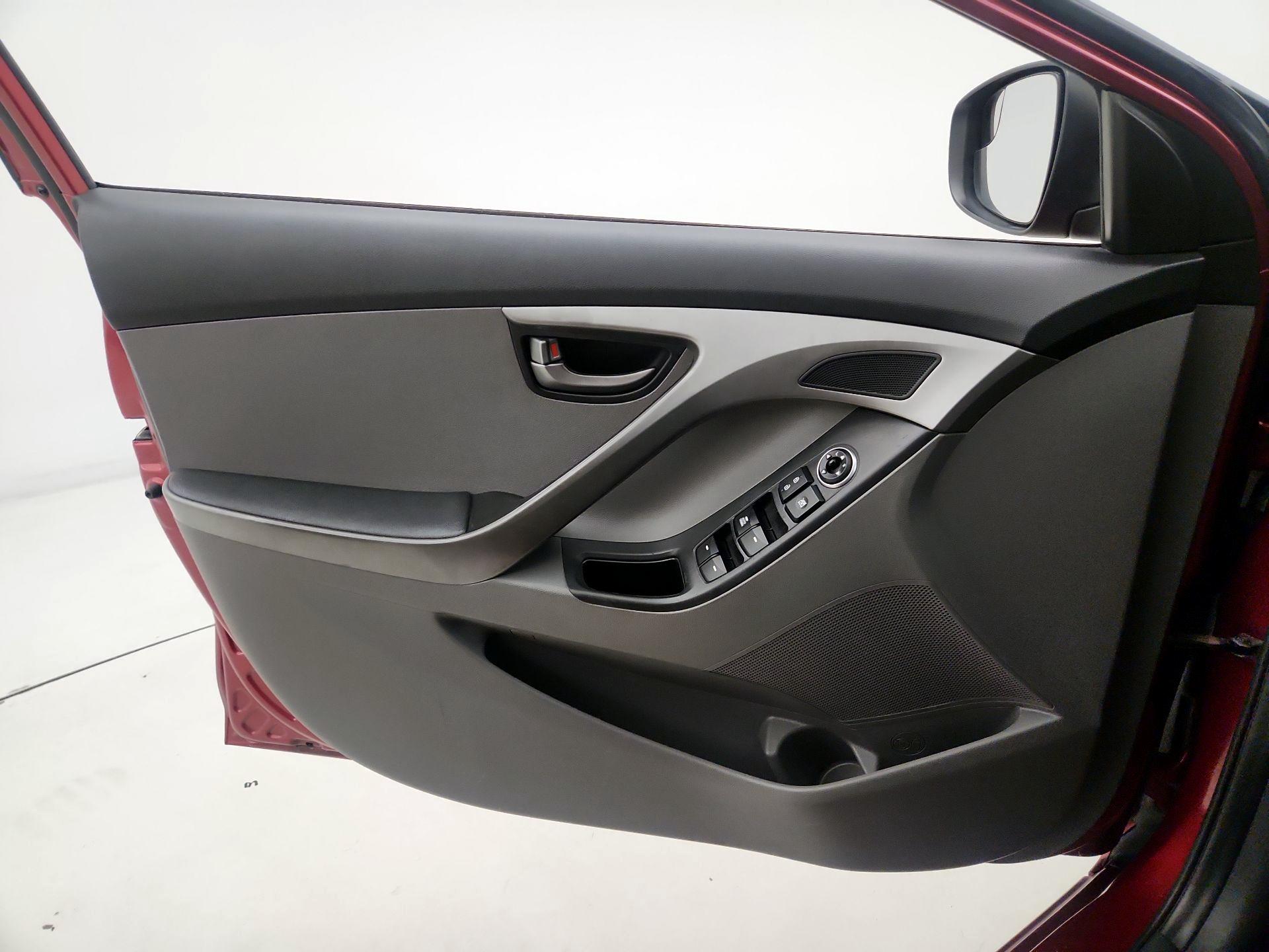 Thumbnail: 2015 Hyundai Elantra - 12