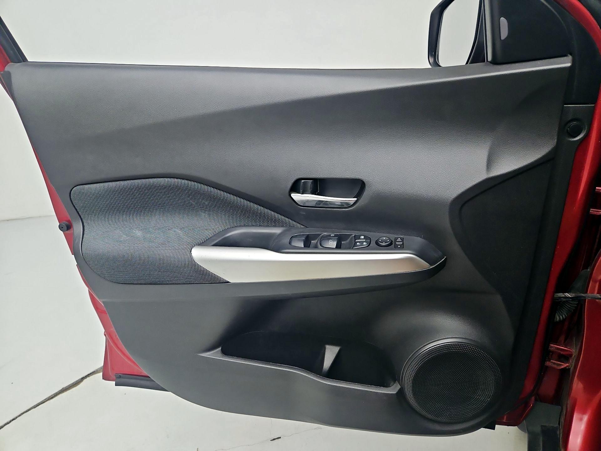 Thumbnail: 2018 Nissan Kicks - 12