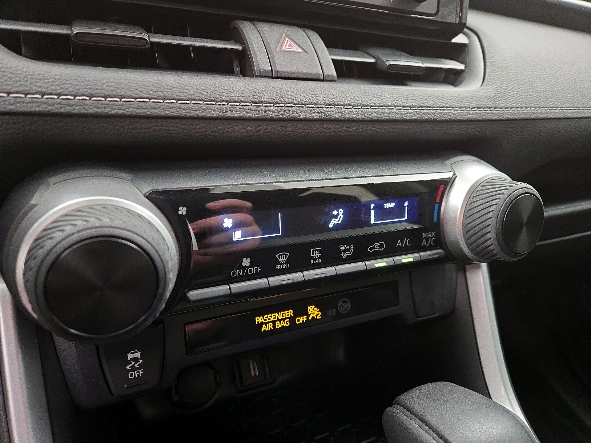 Thumbnail: 2021 Toyota RAV4 - 16