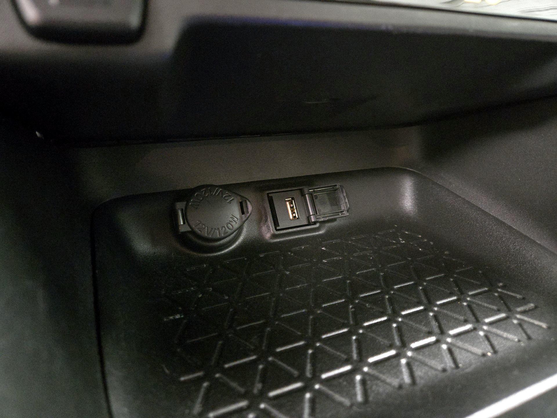 Thumbnail: 2021 Toyota RAV4 - 18
