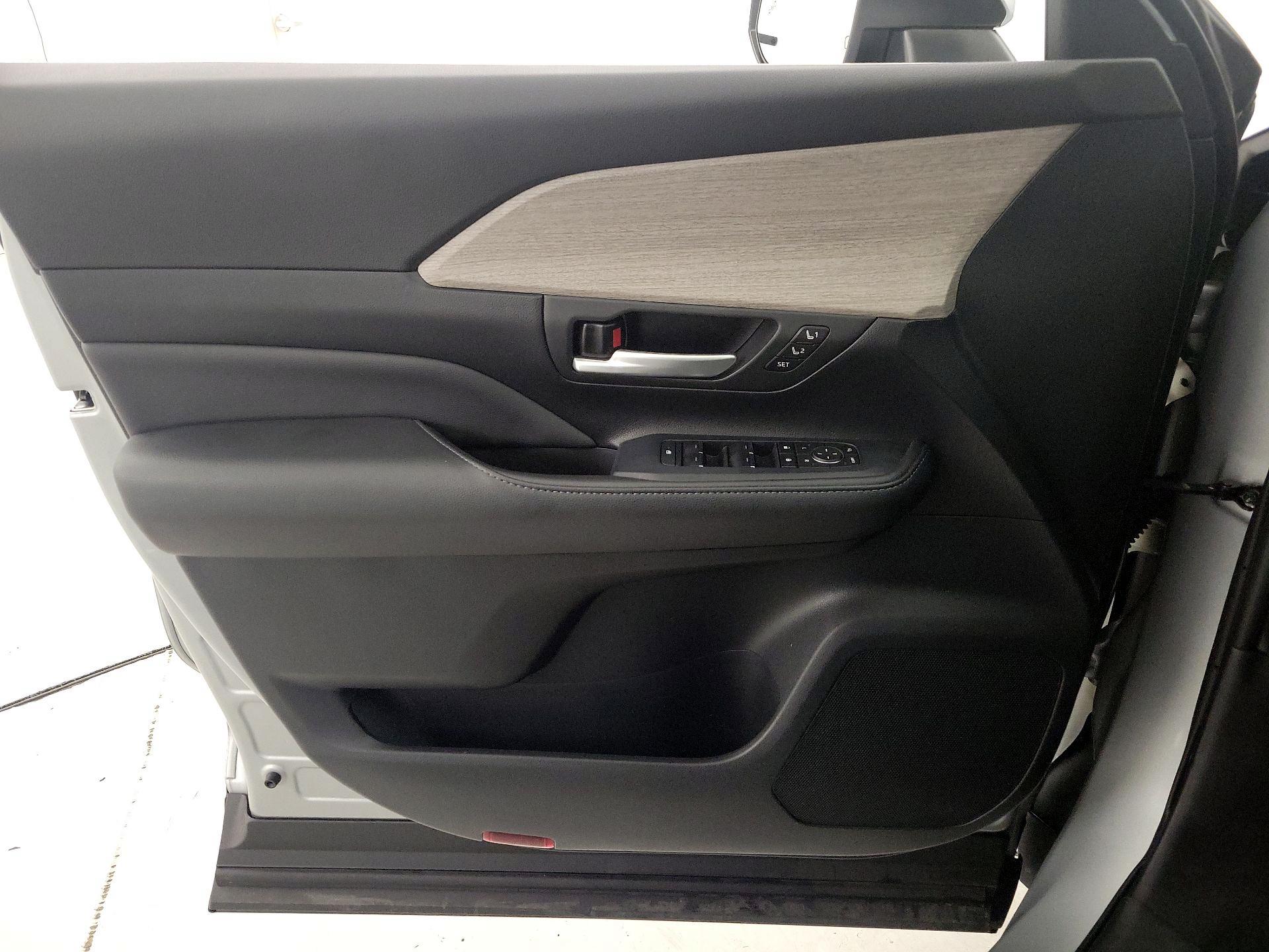 Thumbnail: 2024 Toyota Grand Highlander - 12