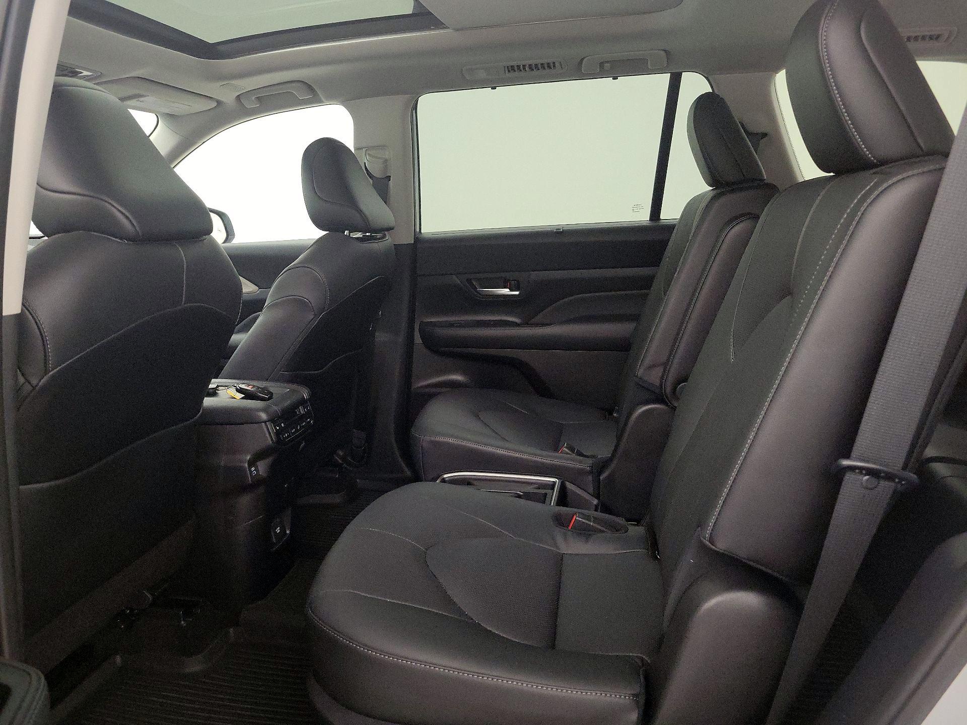 Thumbnail: 2024 Toyota Grand Highlander - 19