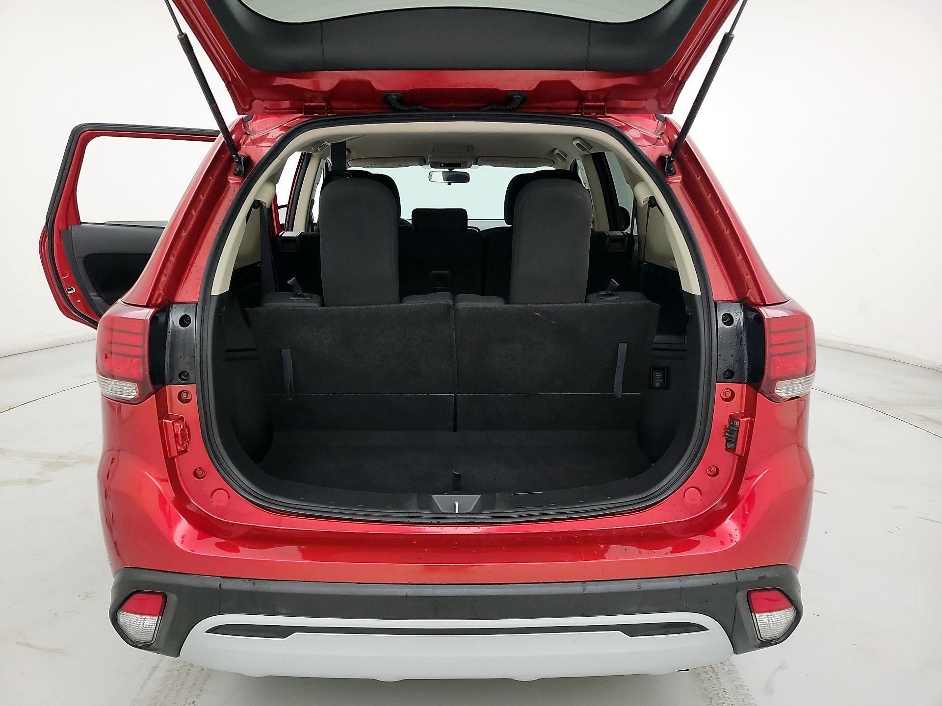 Thumbnail: 2020 Mitsubishi Outlander - 20