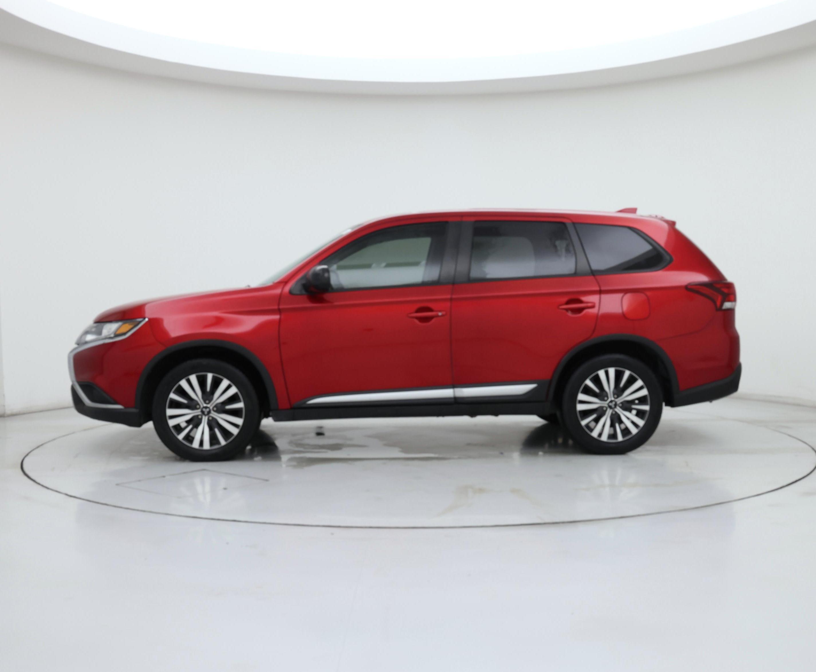 Thumbnail: 2020 Mitsubishi Outlander - 3