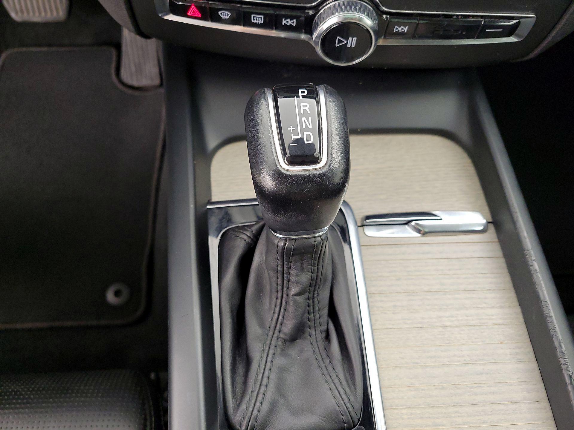 Thumbnail: 2021 Volvo XC60 - 17
