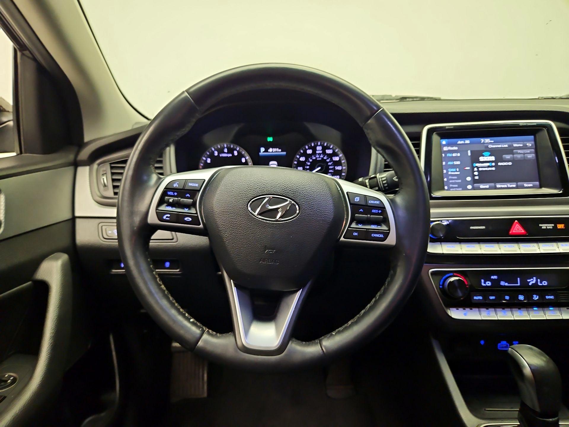 Thumbnail: 2019 Hyundai Sonata - 10