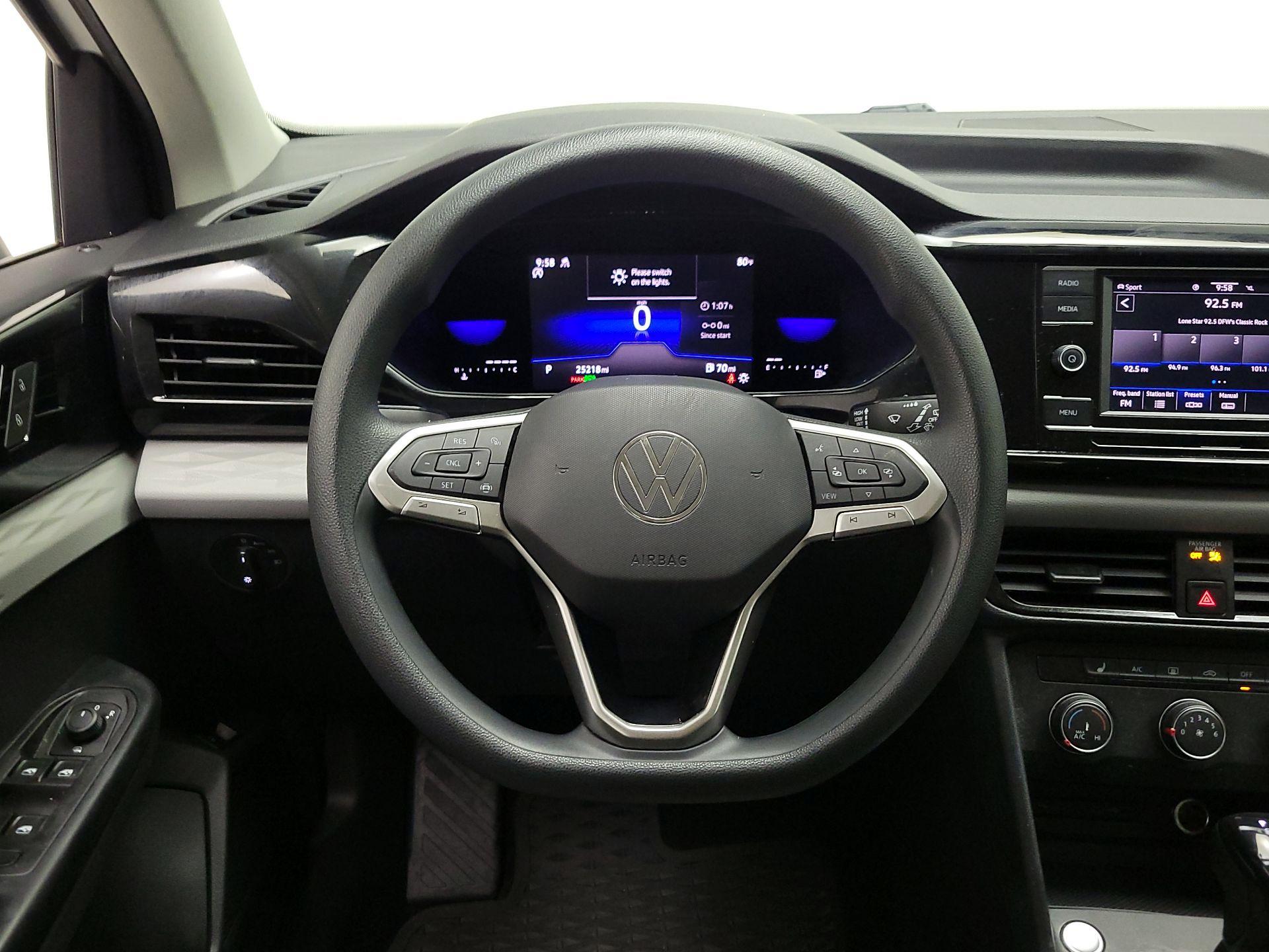Thumbnail: 2022 Volkswagen Taos - 10