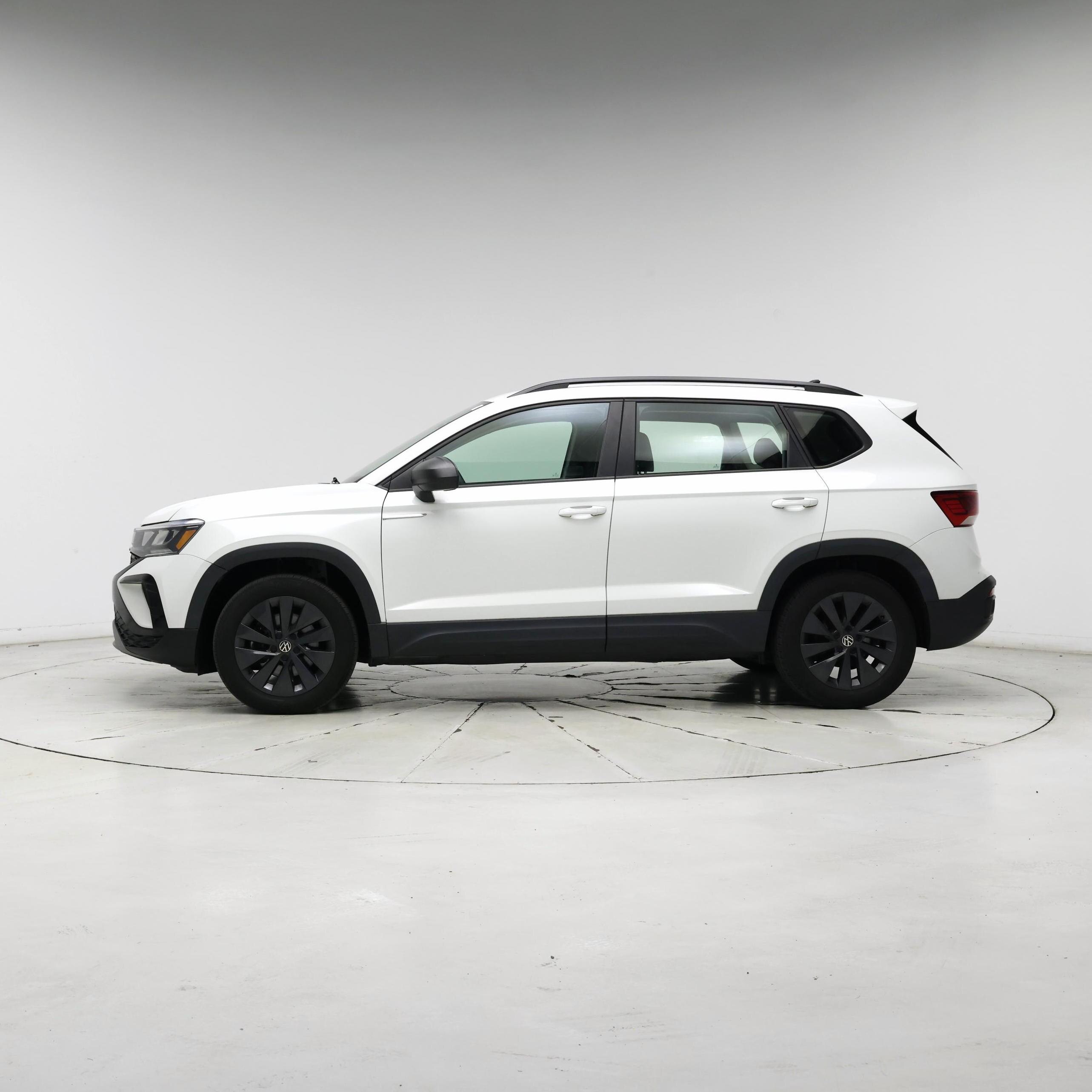 Thumbnail: 2022 Volkswagen Taos - 3