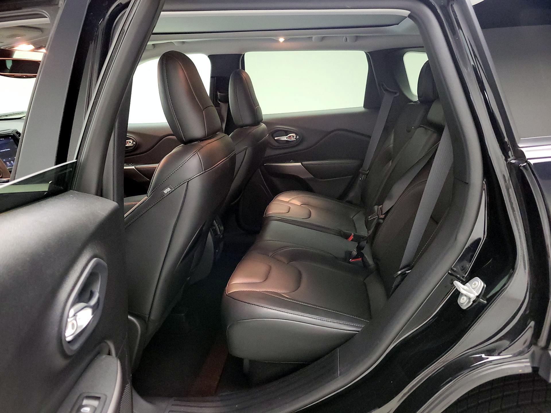 Thumbnail: 2021 Jeep Cherokee - 20