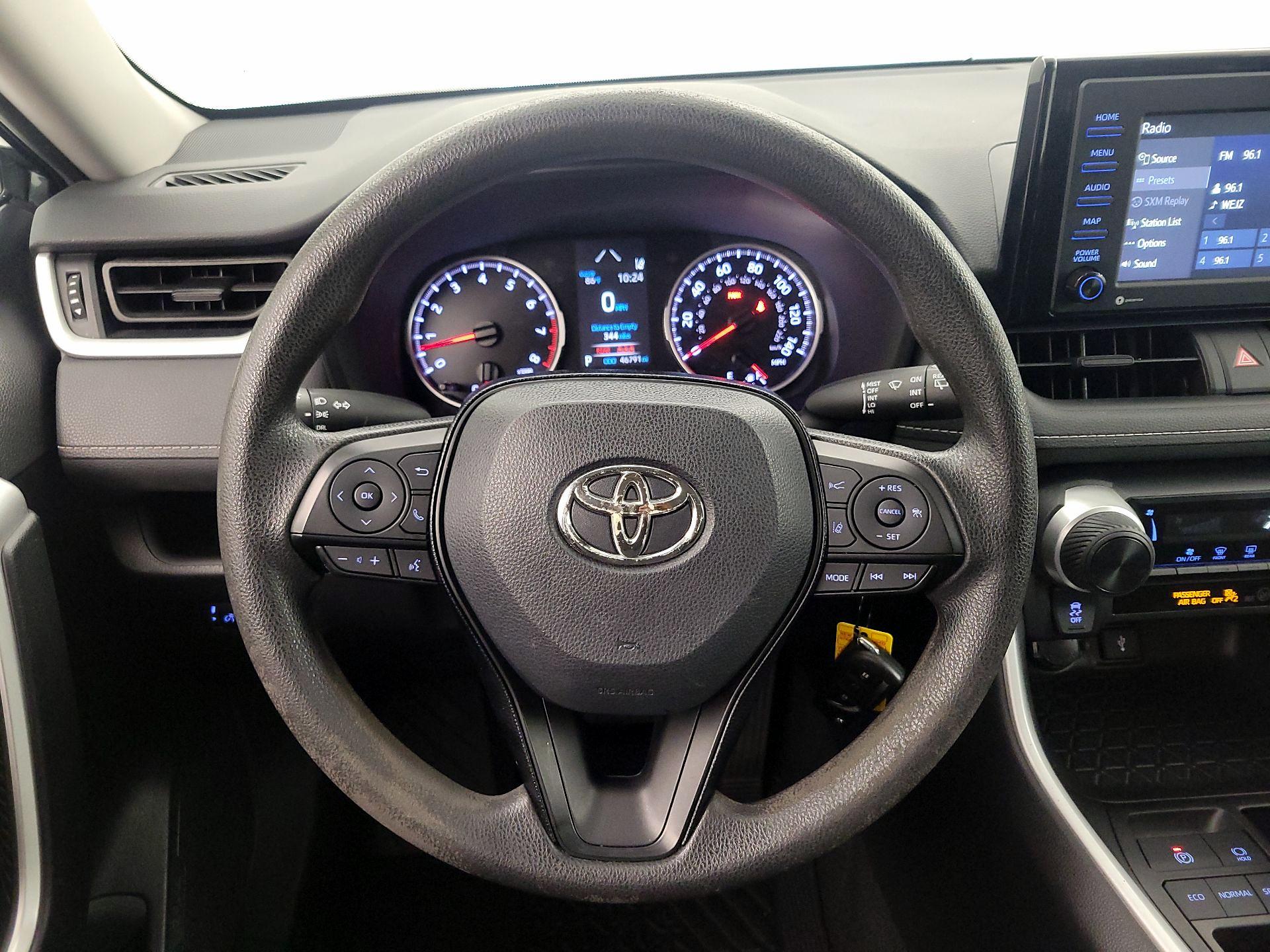 Thumbnail: 2020 Toyota RAV4 - 10