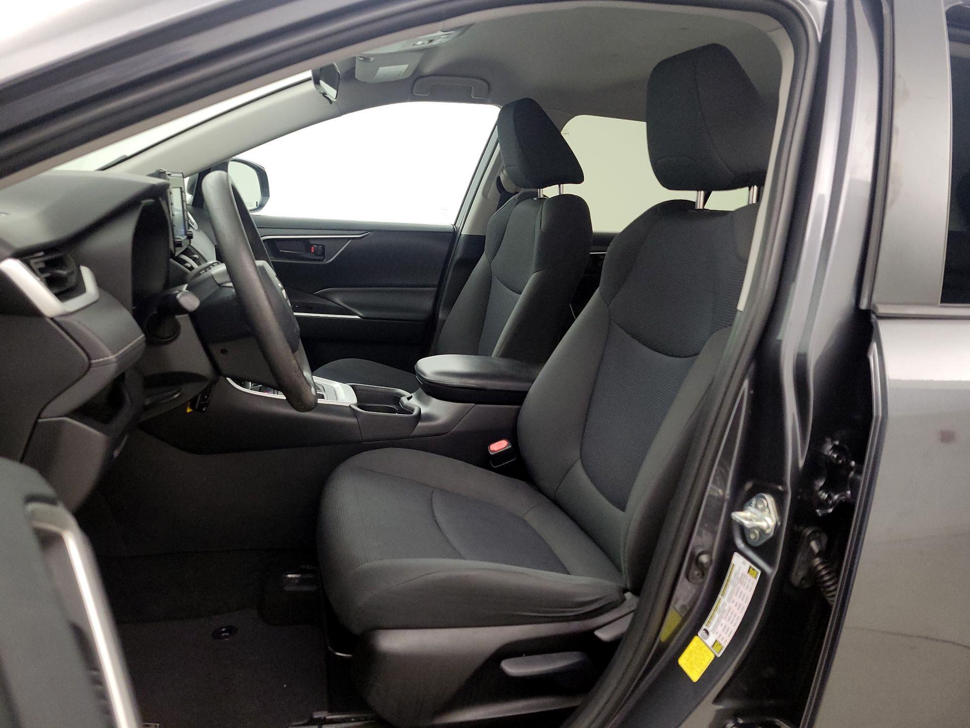 Thumbnail: 2020 Toyota RAV4 - 11