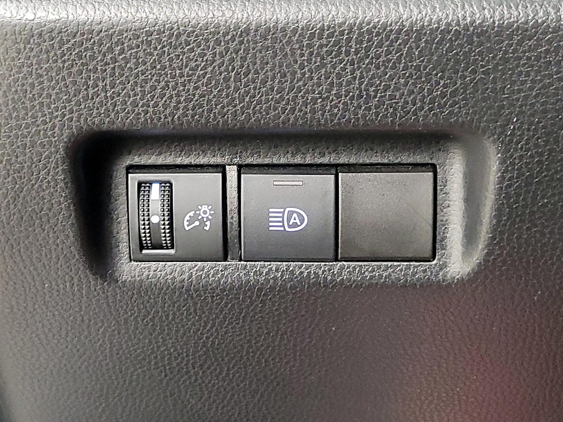 Thumbnail: 2020 Toyota RAV4 - 13