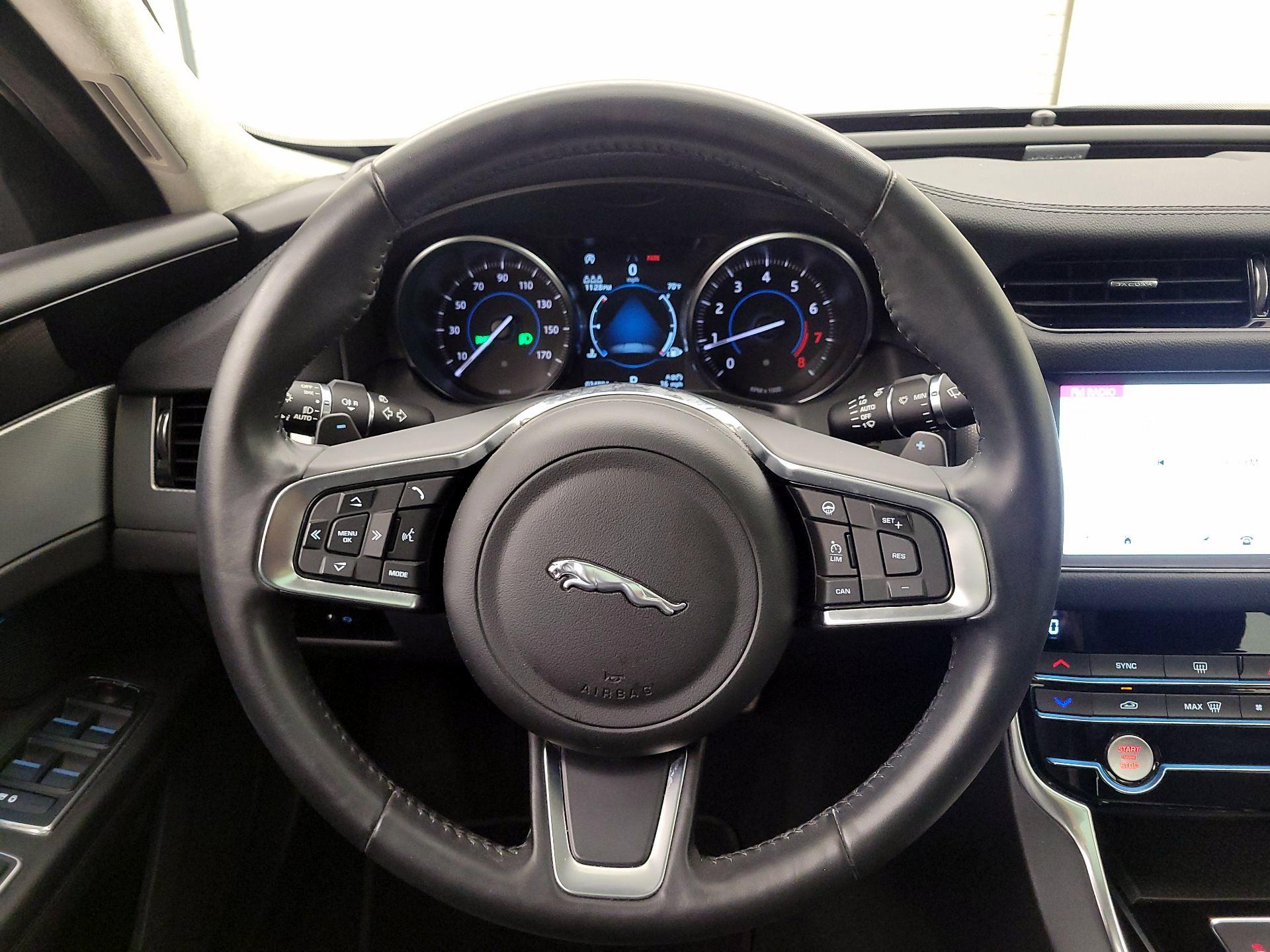 Thumbnail: 2020 Jaguar XF - 10