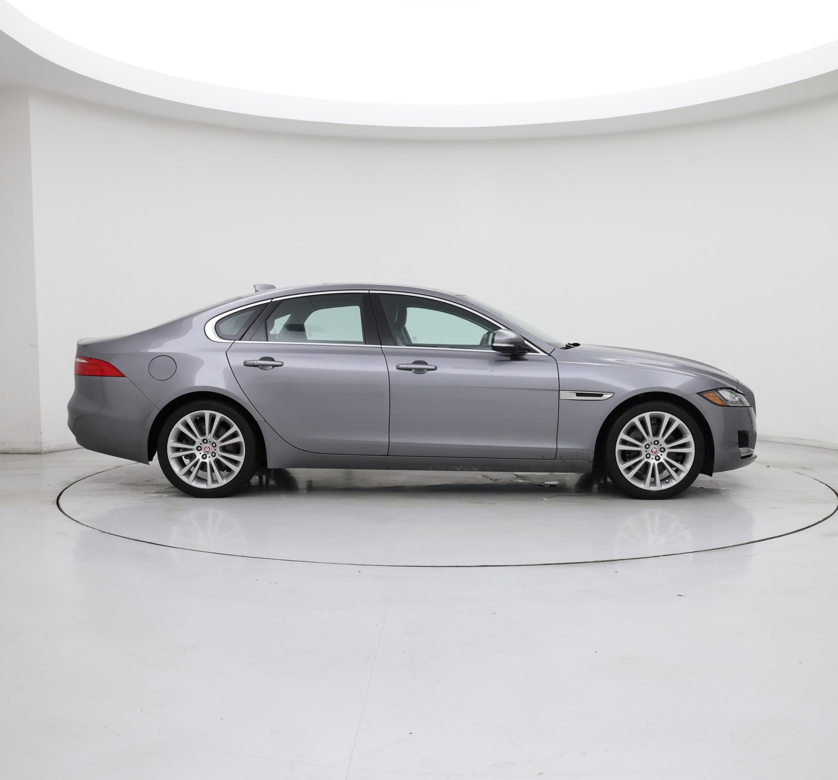 Thumbnail: 2020 Jaguar XF - 7