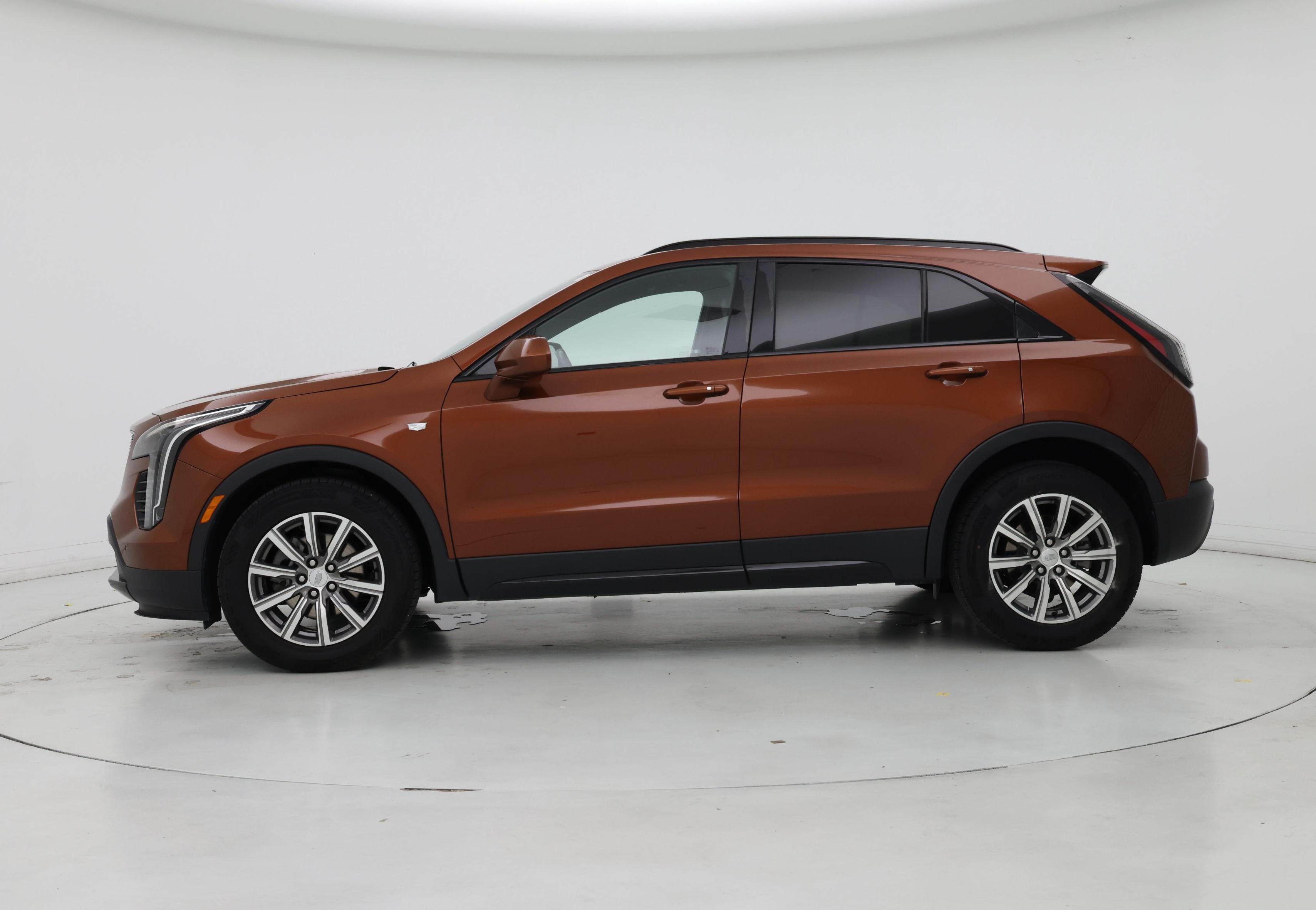 Thumbnail: 2020 Cadillac XT4 - 3