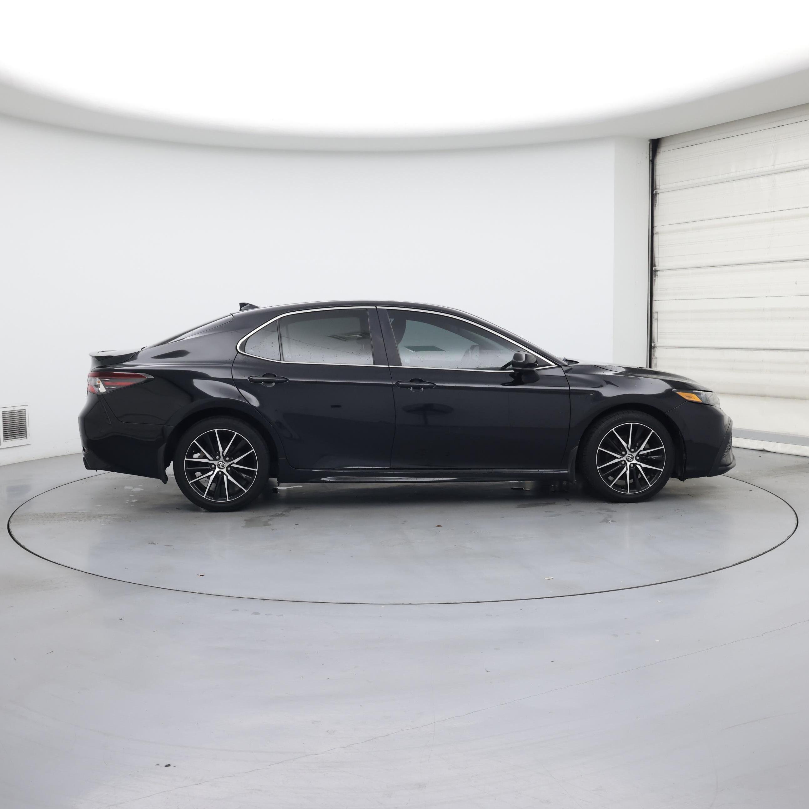 Thumbnail: 2021 Toyota Camry - 7