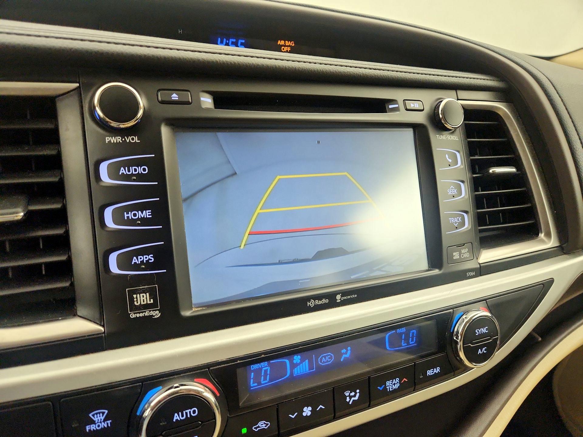 Thumbnail: 2014 Toyota Highlander - 15