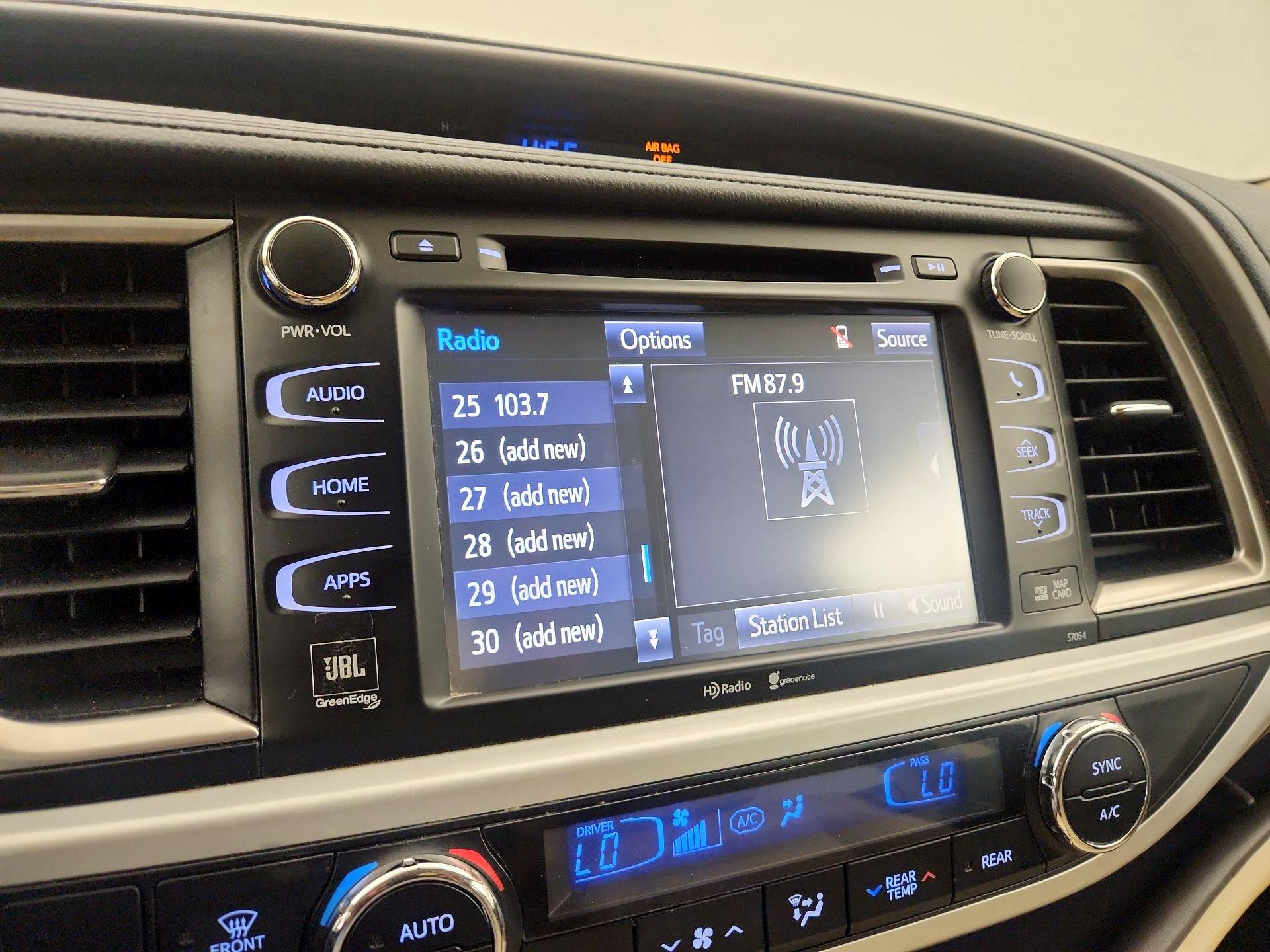 Thumbnail: 2014 Toyota Highlander - 16