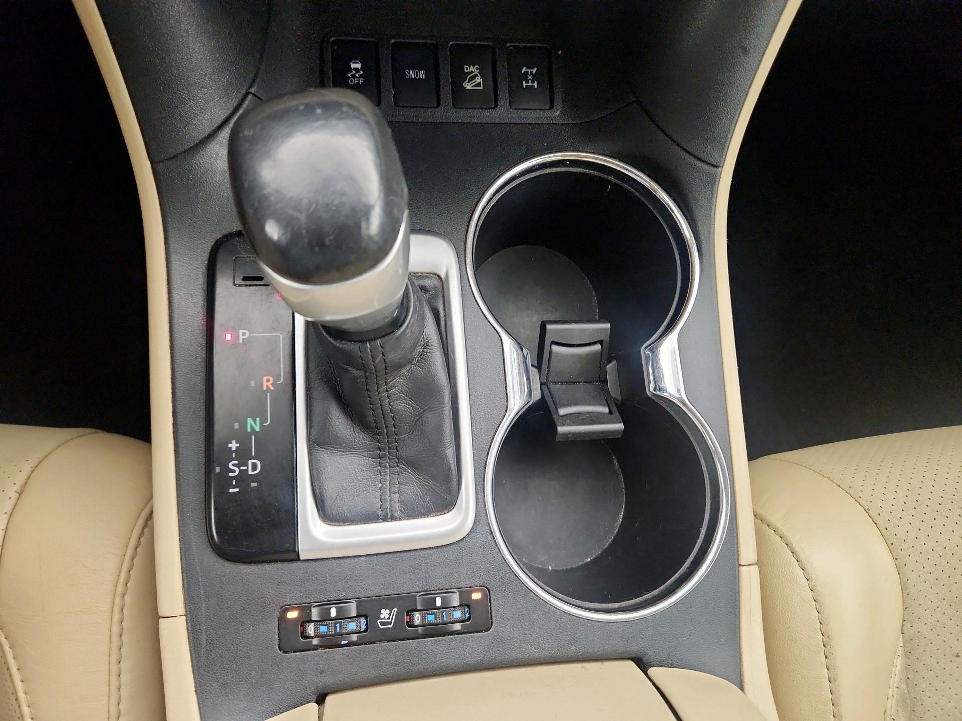 Thumbnail: 2014 Toyota Highlander - 18