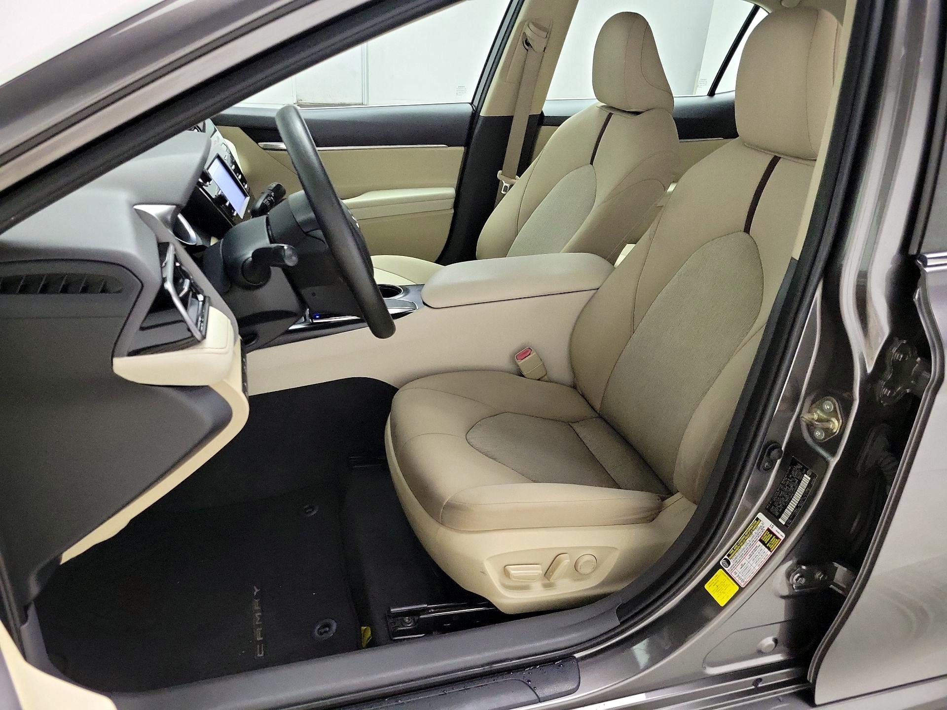 Thumbnail: 2020 Toyota Camry - 11