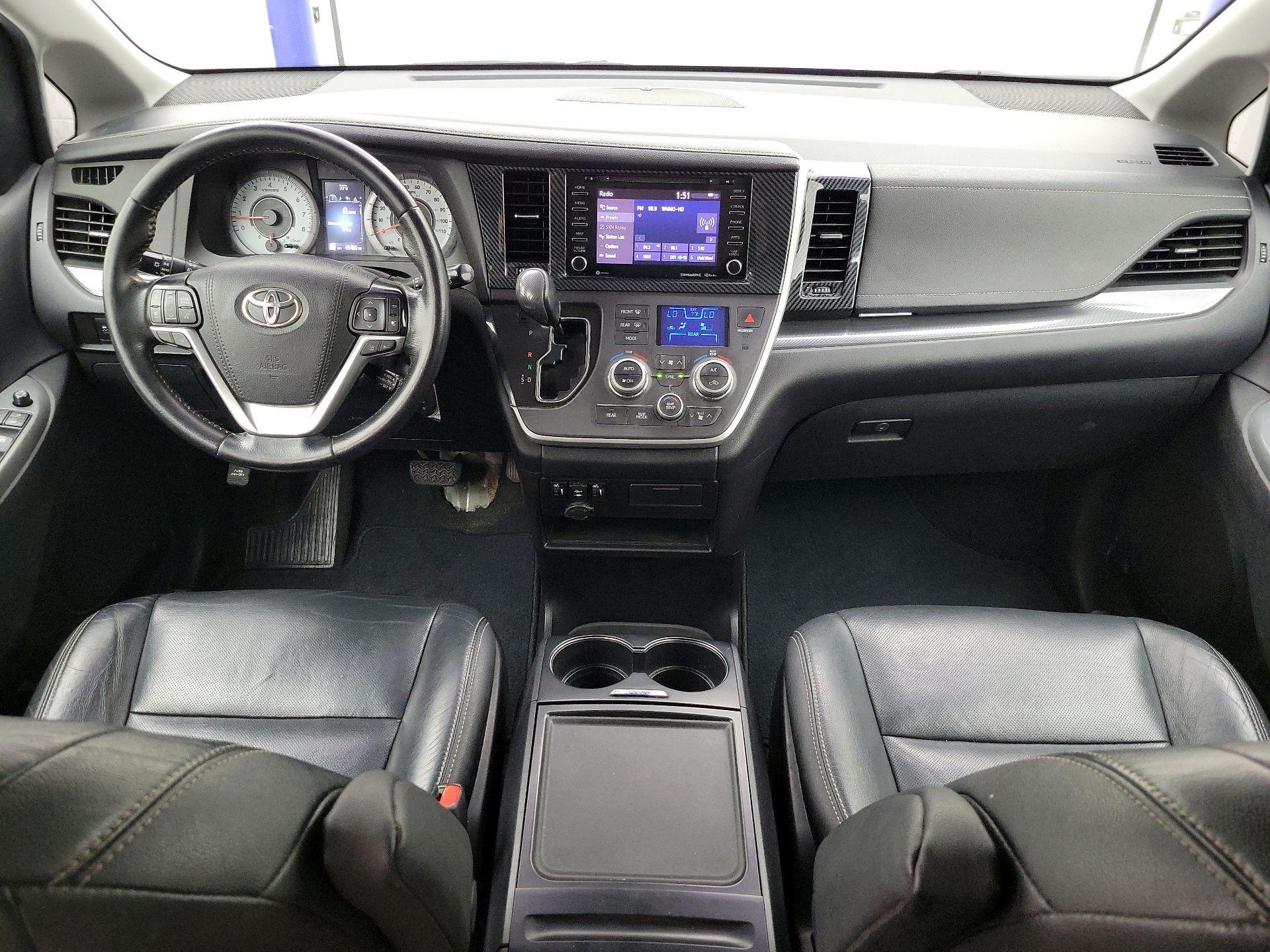 Thumbnail: 2020 Toyota Sienna - 9