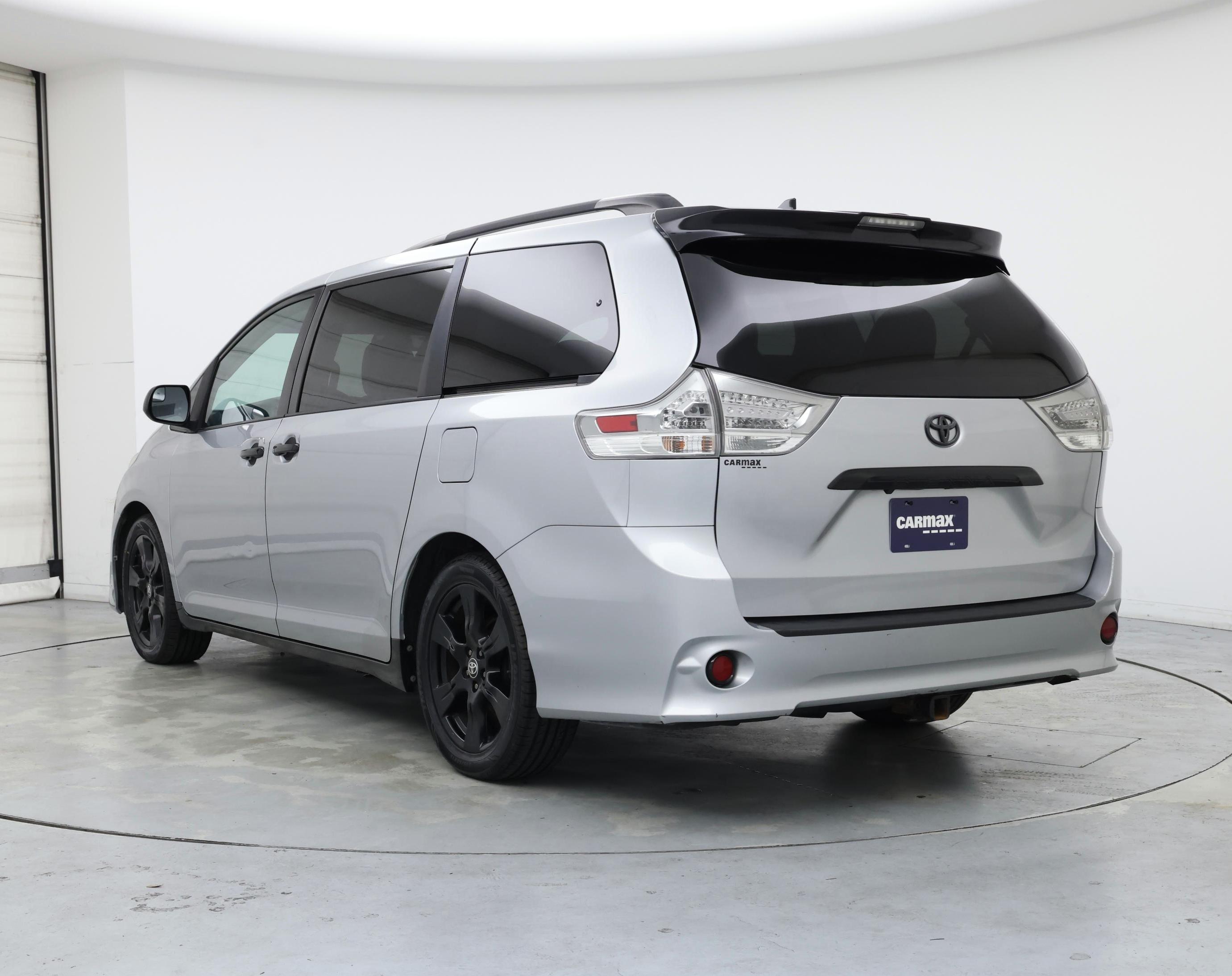 Thumbnail: 2020 Toyota Sienna - 2