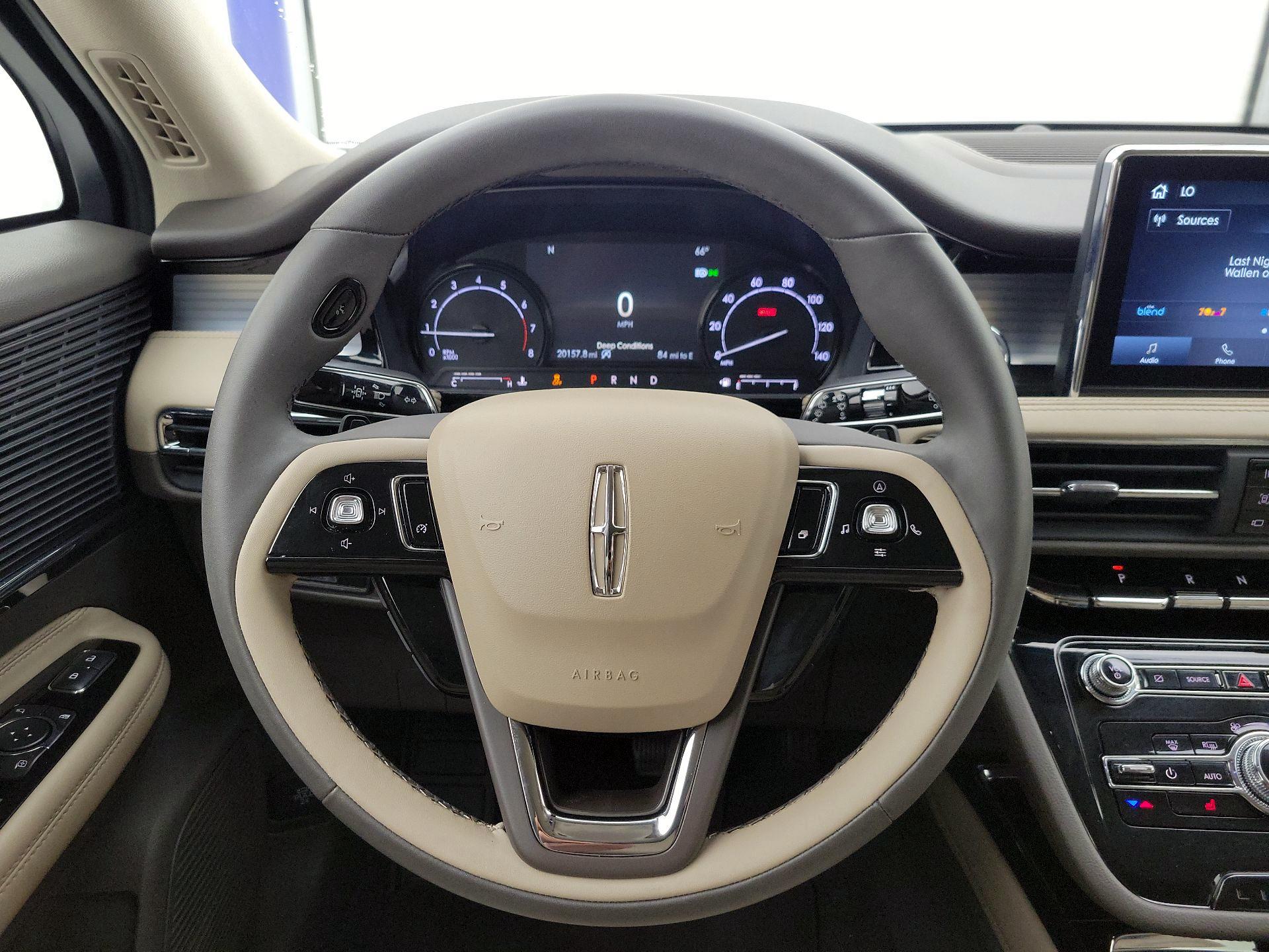 Thumbnail: 2022 Lincoln Corsair - 10