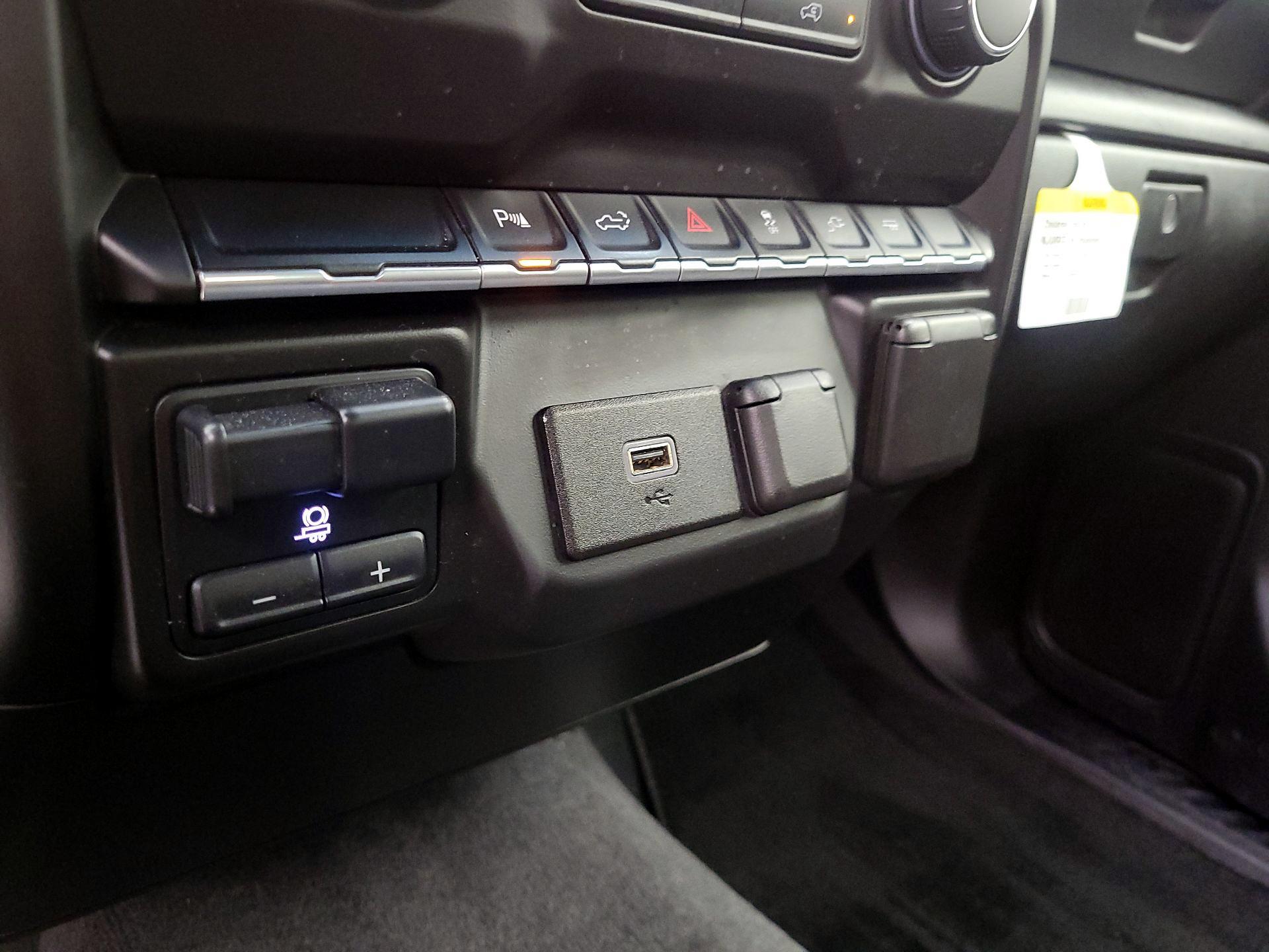 Thumbnail: 2020 Chevrolet Silverado 2500 - 18
