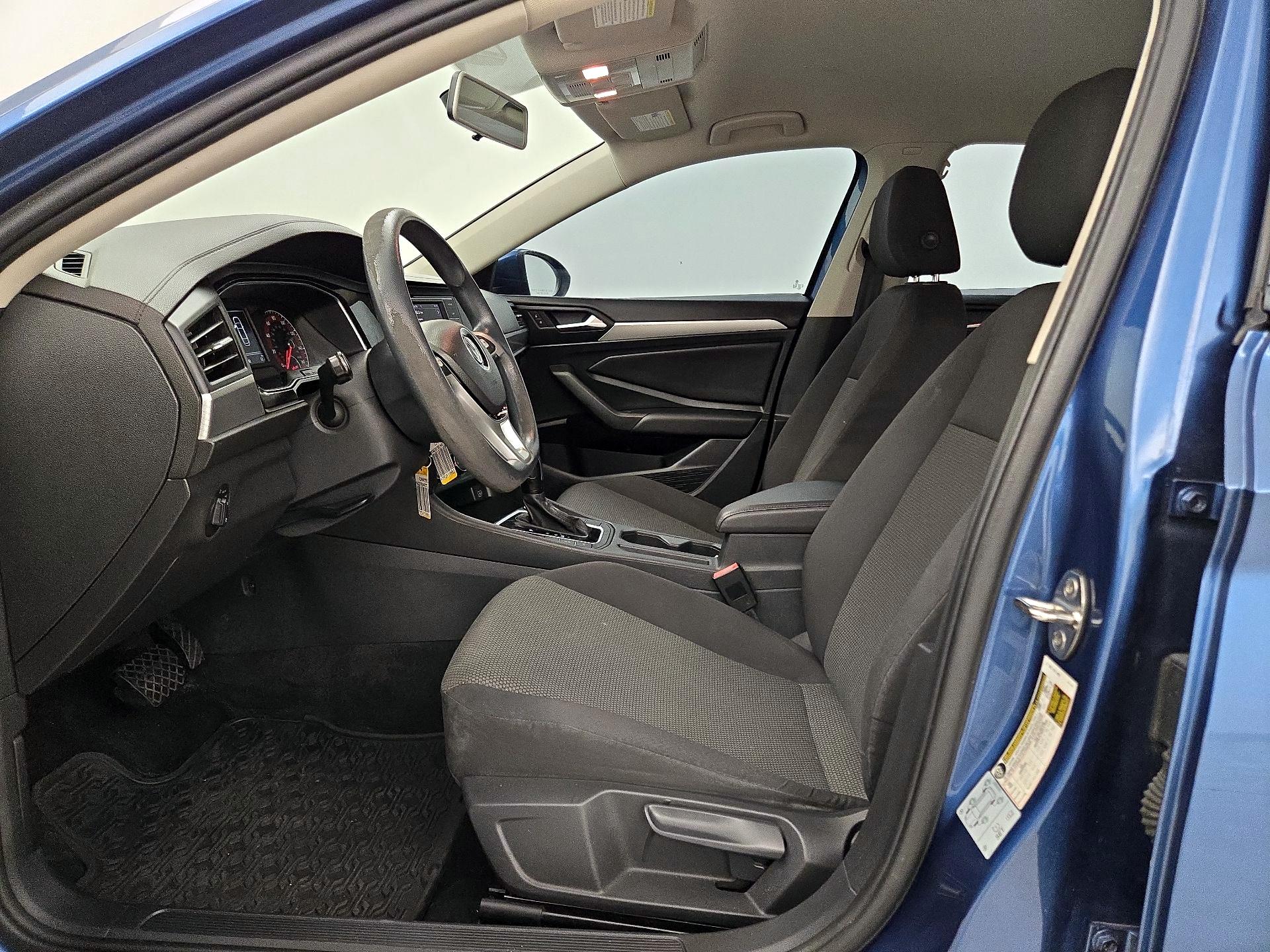 Thumbnail: 2019 Volkswagen Jetta - 11