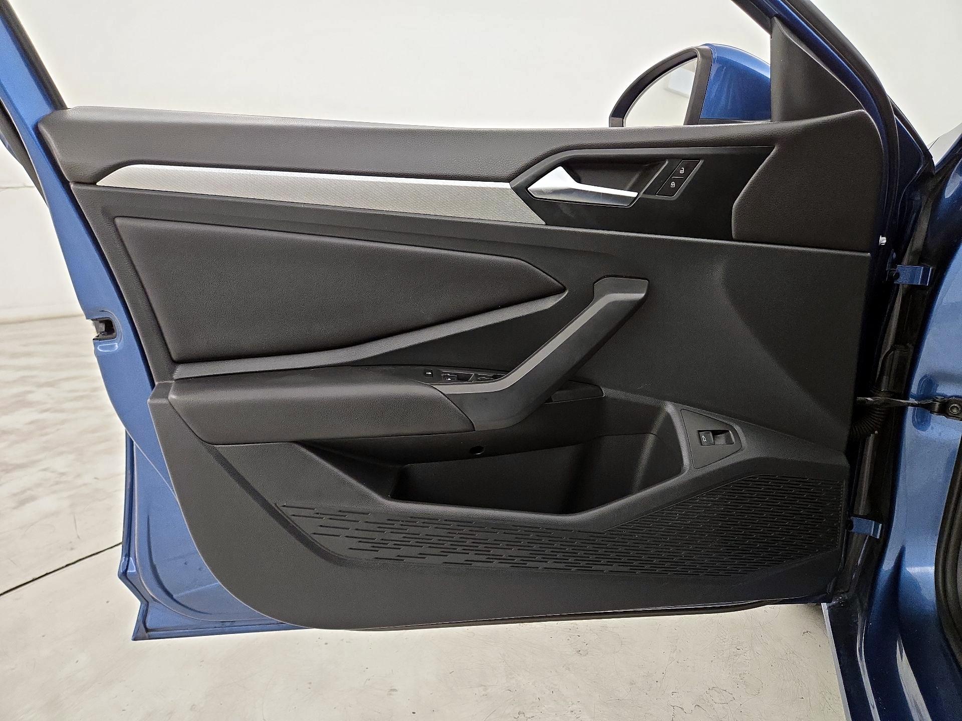 Thumbnail: 2019 Volkswagen Jetta - 12