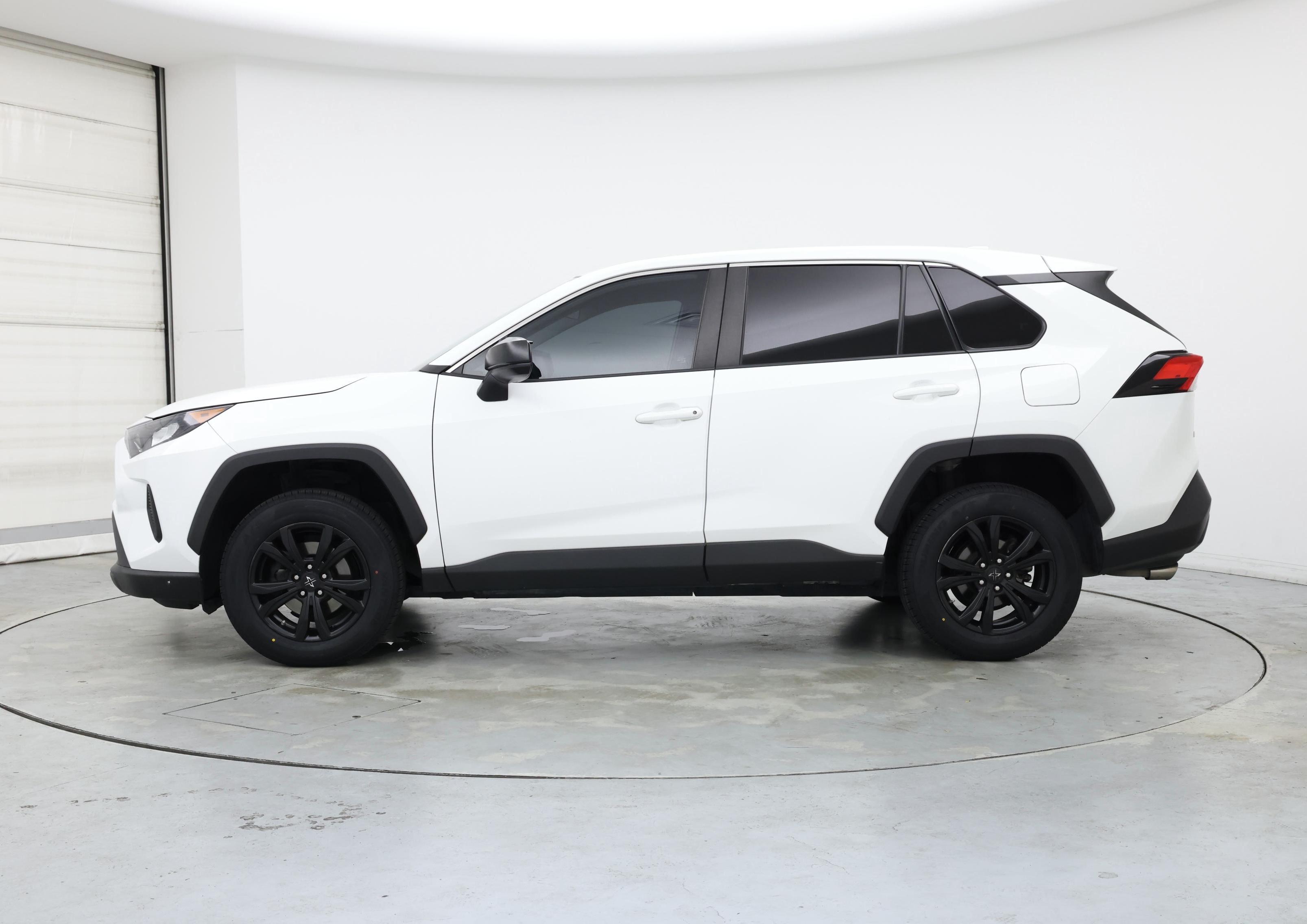 Thumbnail: 2022 Toyota RAV4 - 3