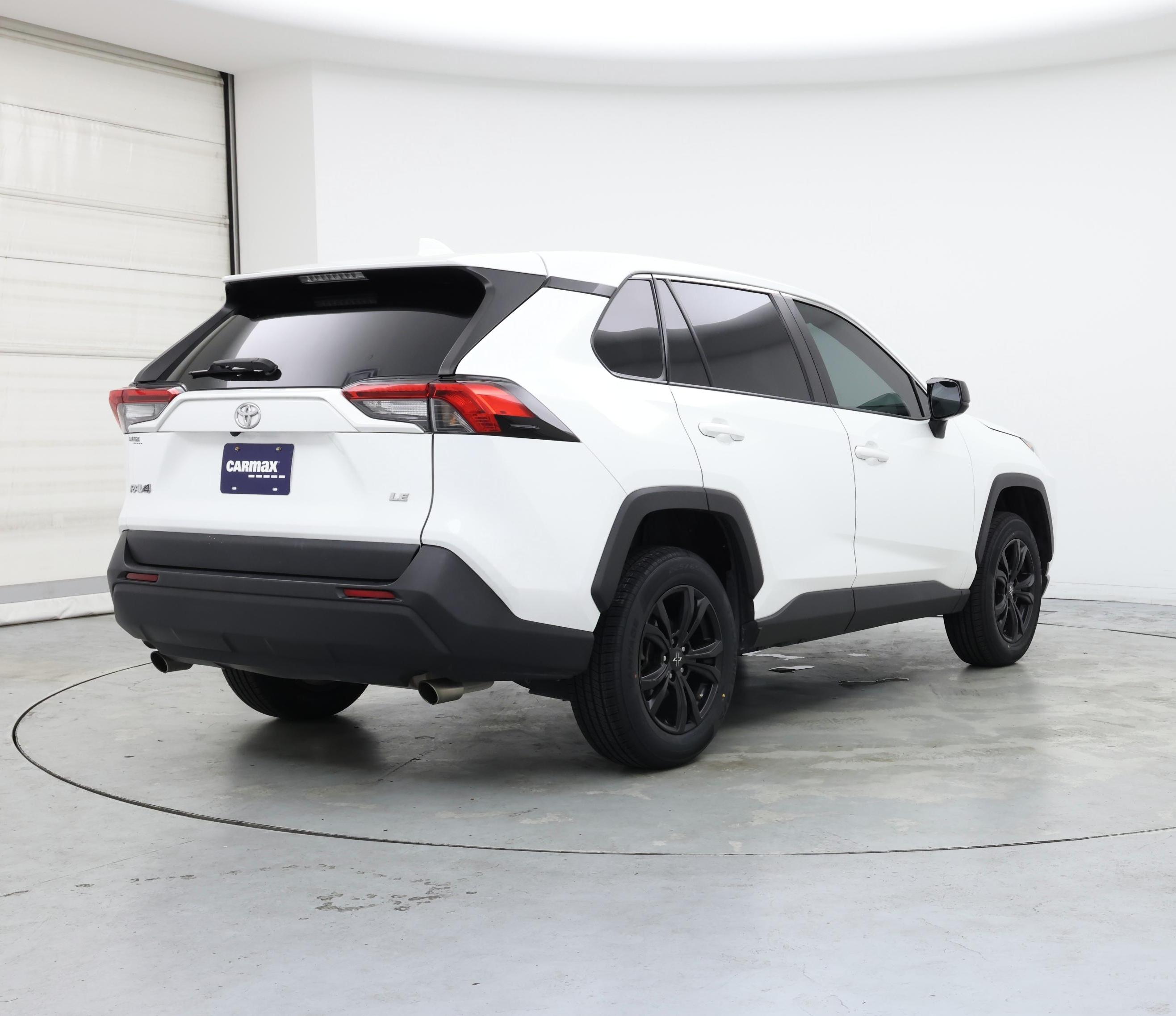 Thumbnail: 2022 Toyota RAV4 - 8