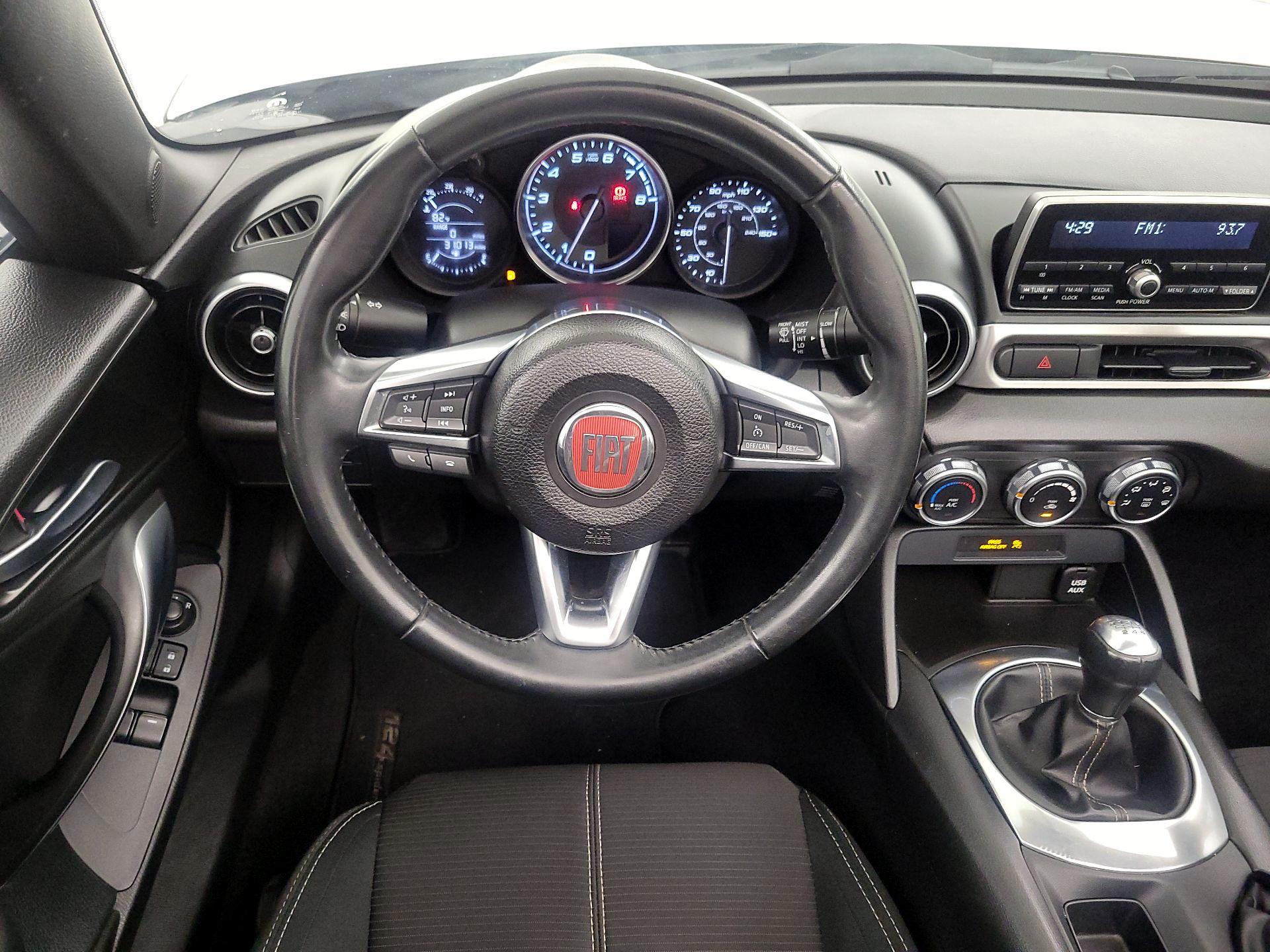 Thumbnail: 2017 Fiat 124 Spider - 10