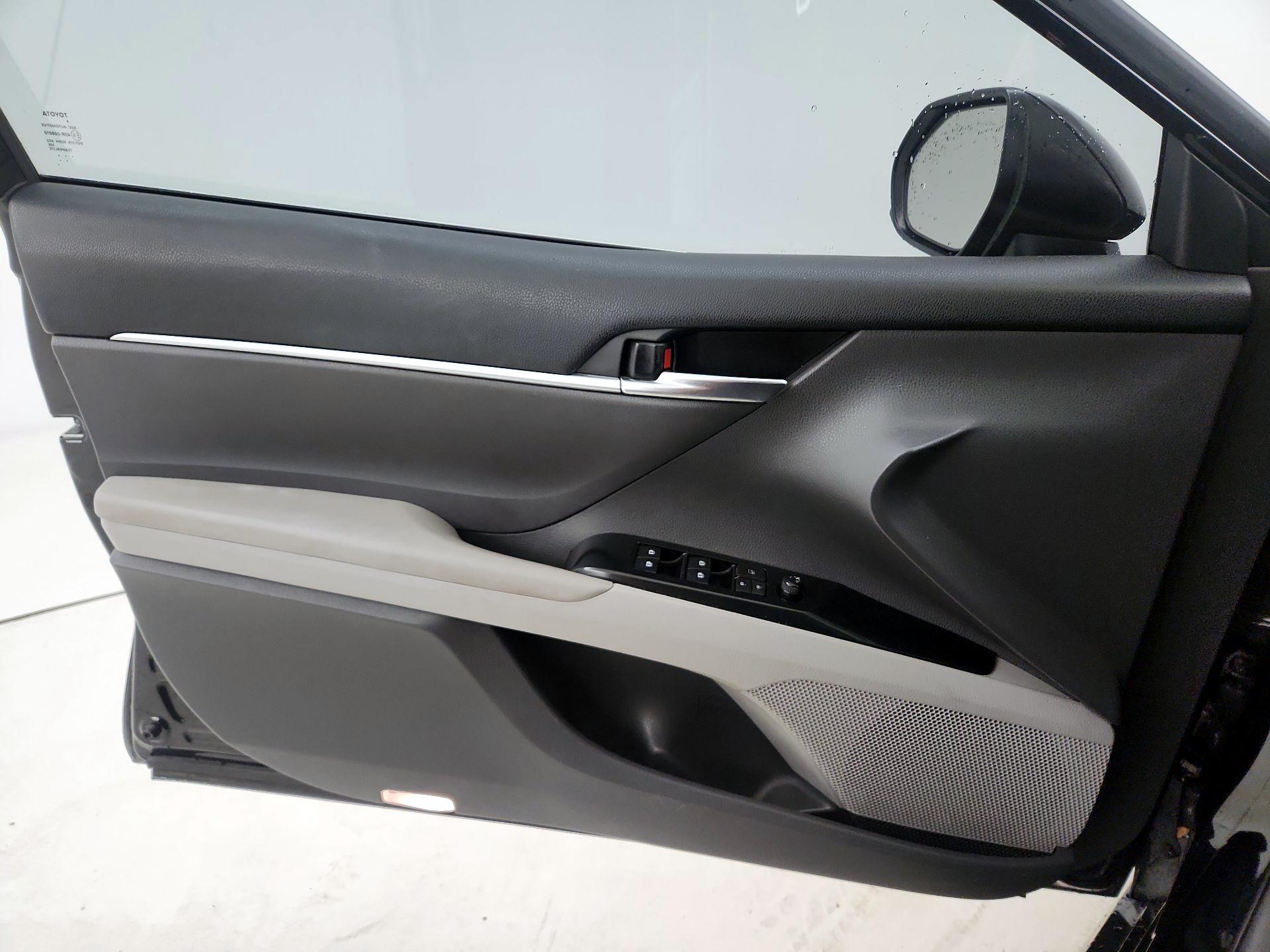Thumbnail: 2018 Toyota Camry - 12