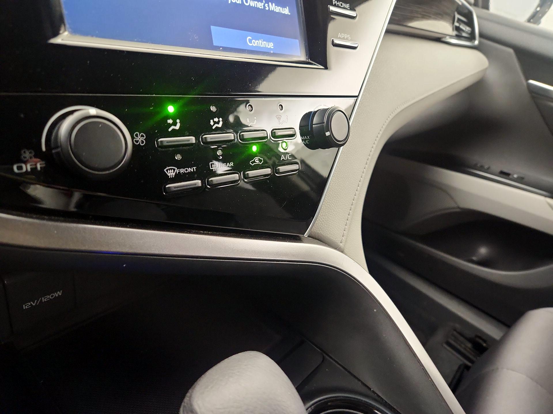 Thumbnail: 2018 Toyota Camry - 16