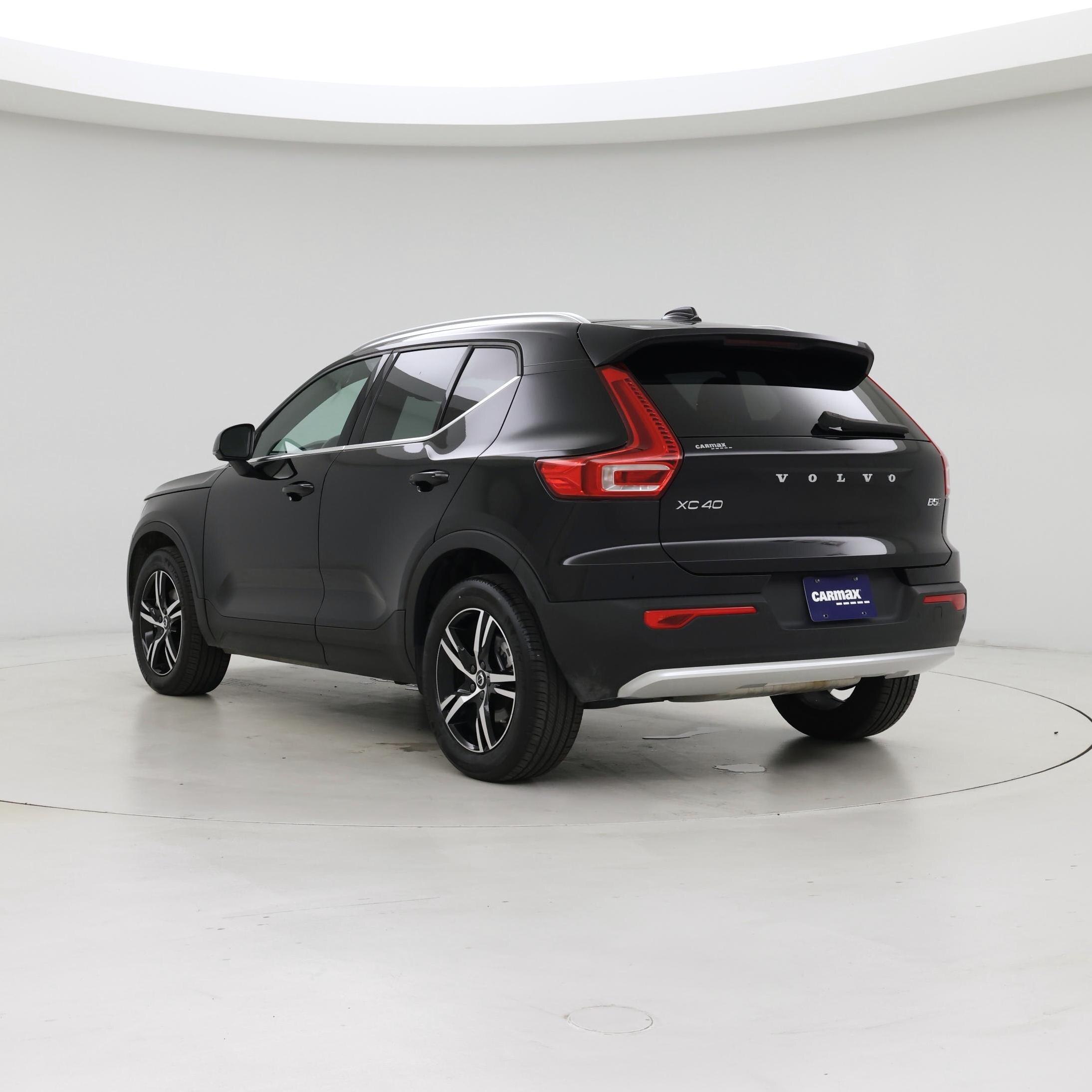 Thumbnail: 2025 Volvo XC40 - 2