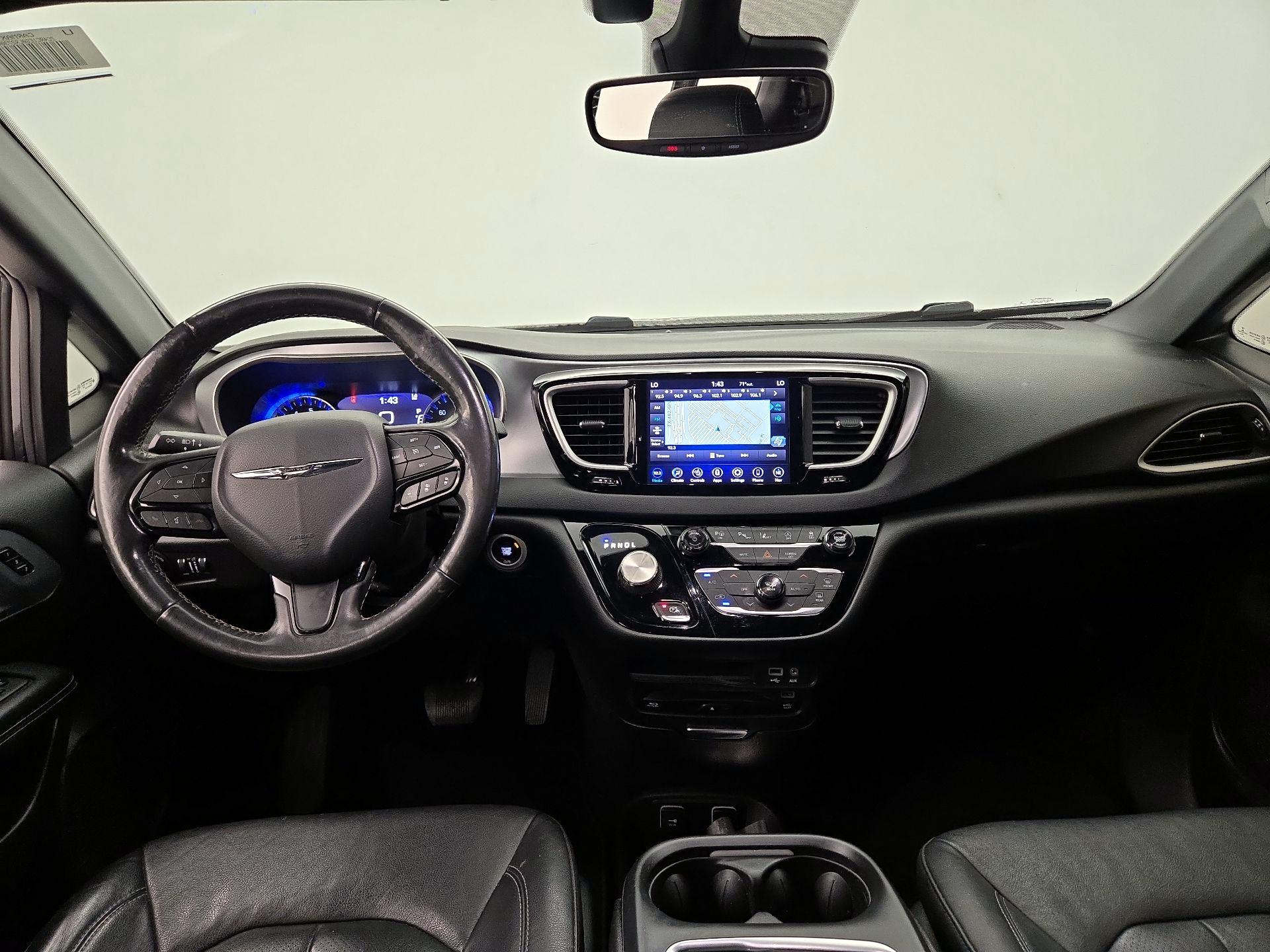Thumbnail: 2020 Chrysler Pacifica - 9