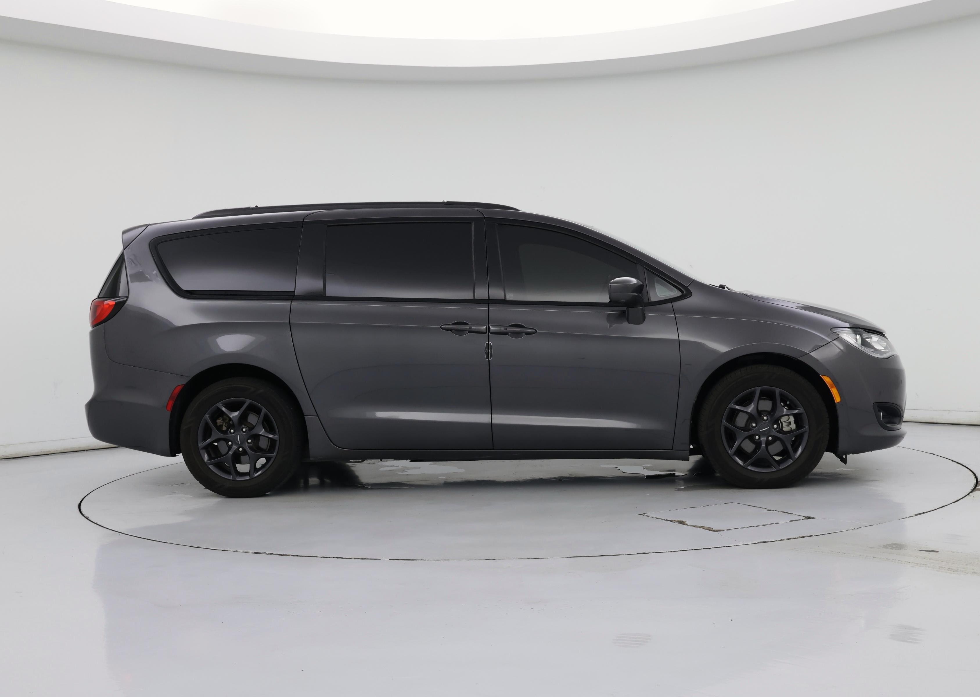 Thumbnail: 2020 Chrysler Pacifica - 7