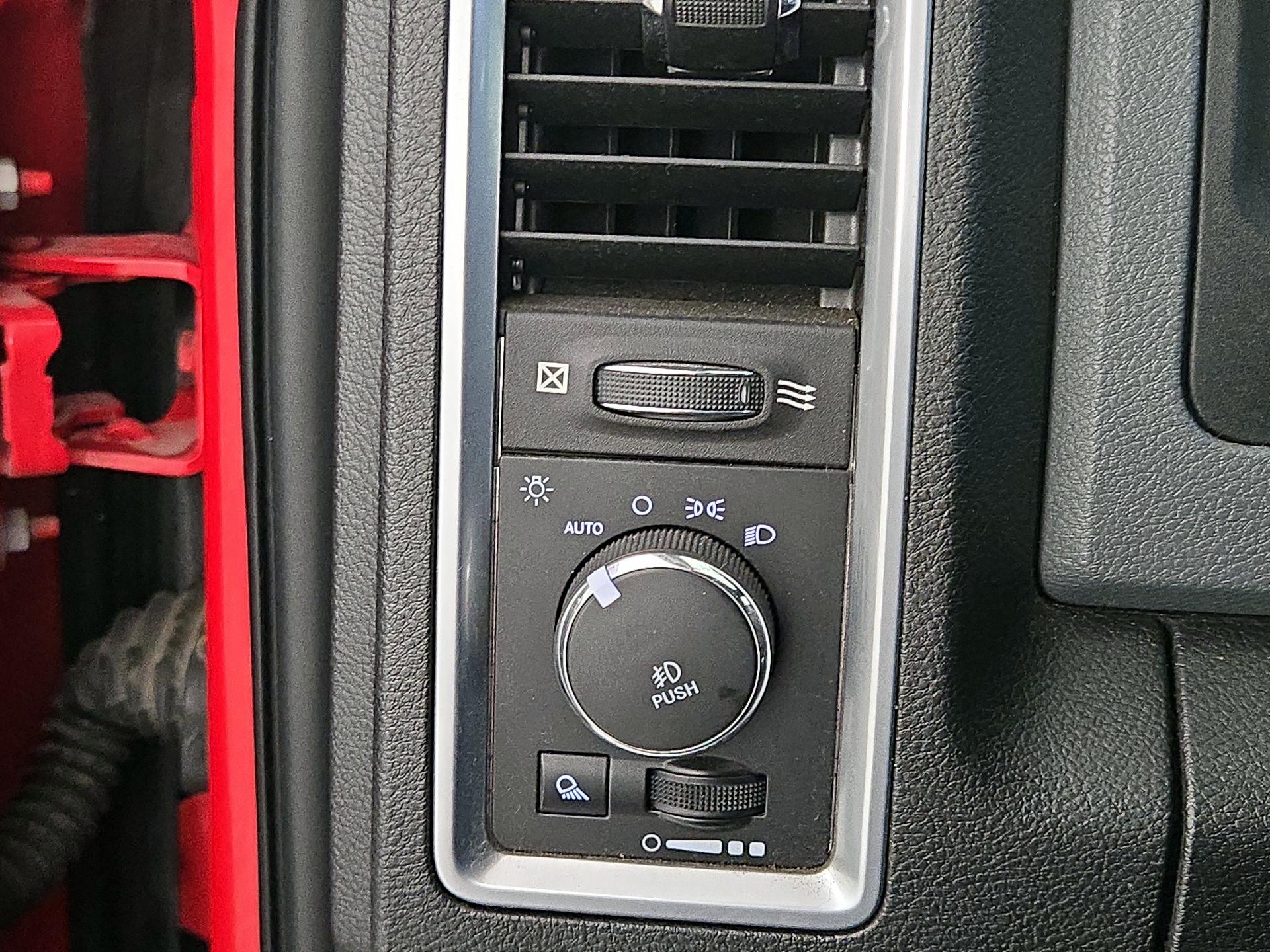 Thumbnail: 2019 RAM 1500 Classic - 13