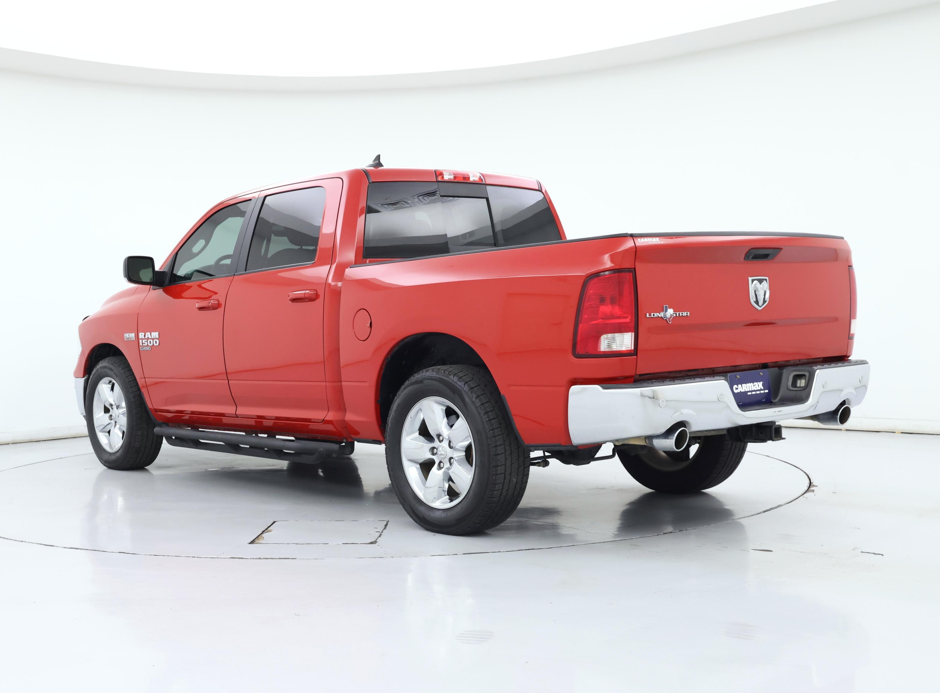 Thumbnail: 2019 RAM 1500 Classic - 2