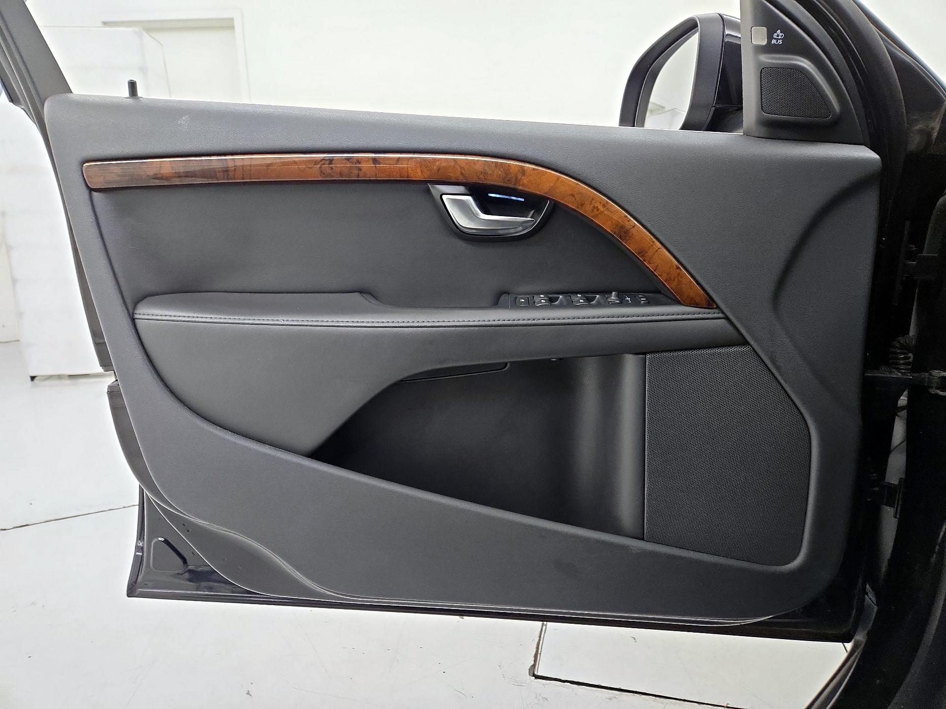 Thumbnail: 2014 Volvo S80 - 12