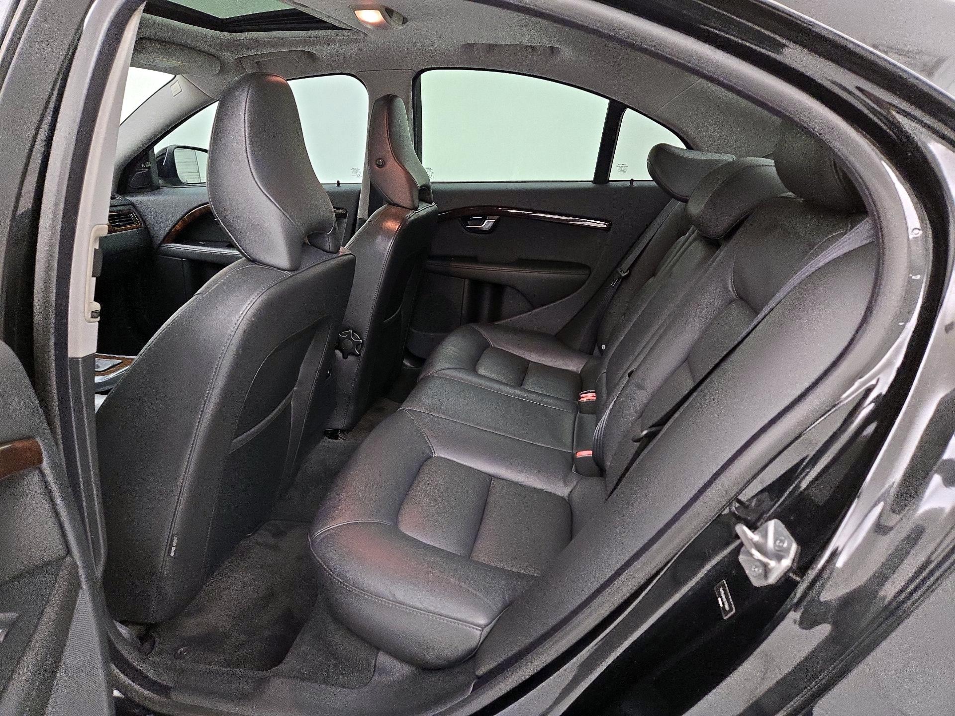 Thumbnail: 2014 Volvo S80 - 20