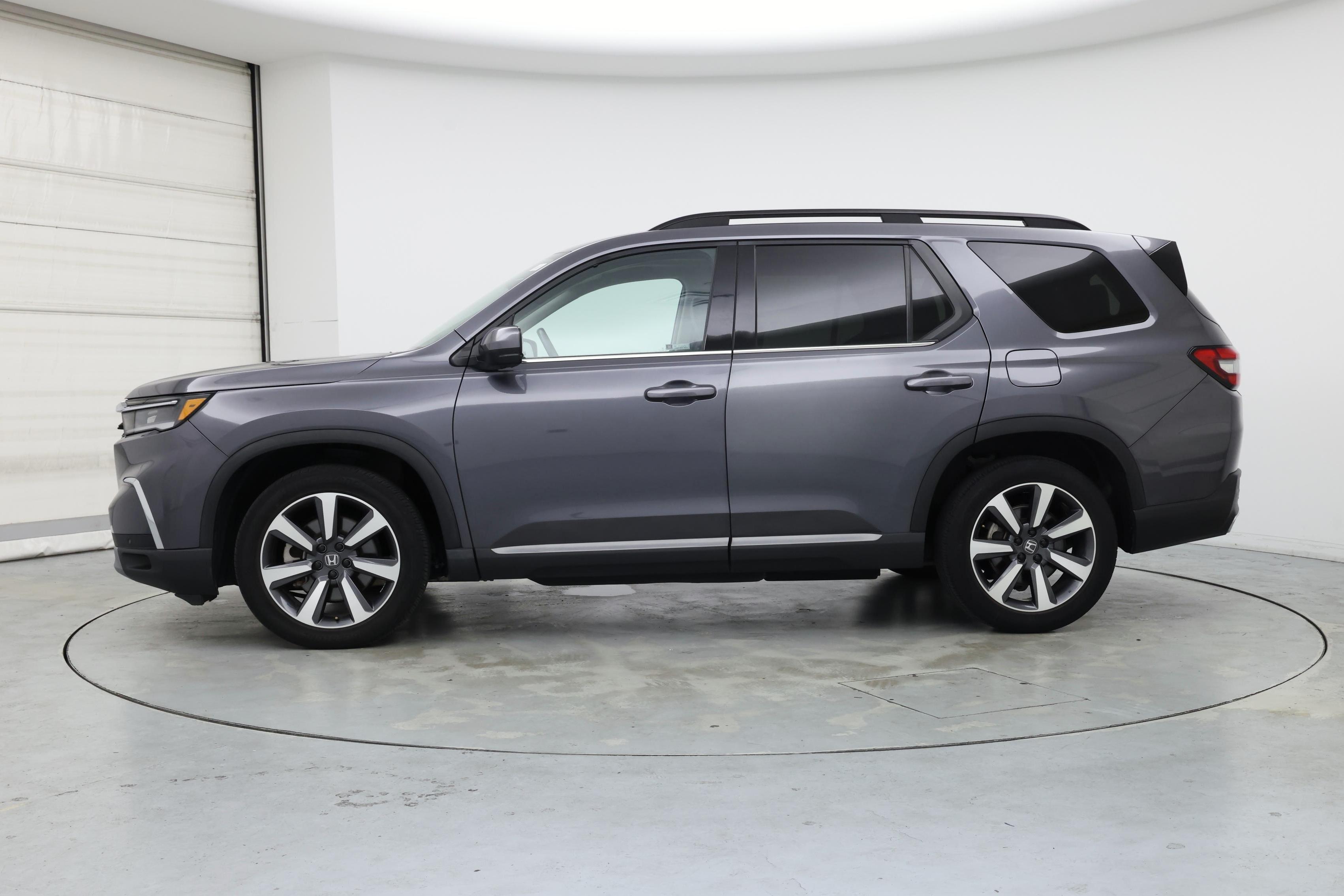 Thumbnail: 2023 Honda Pilot - 3